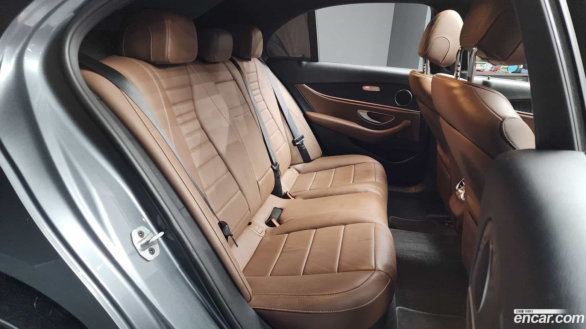 E-Class Mercedes-Benz 2022.10-OPTION-016