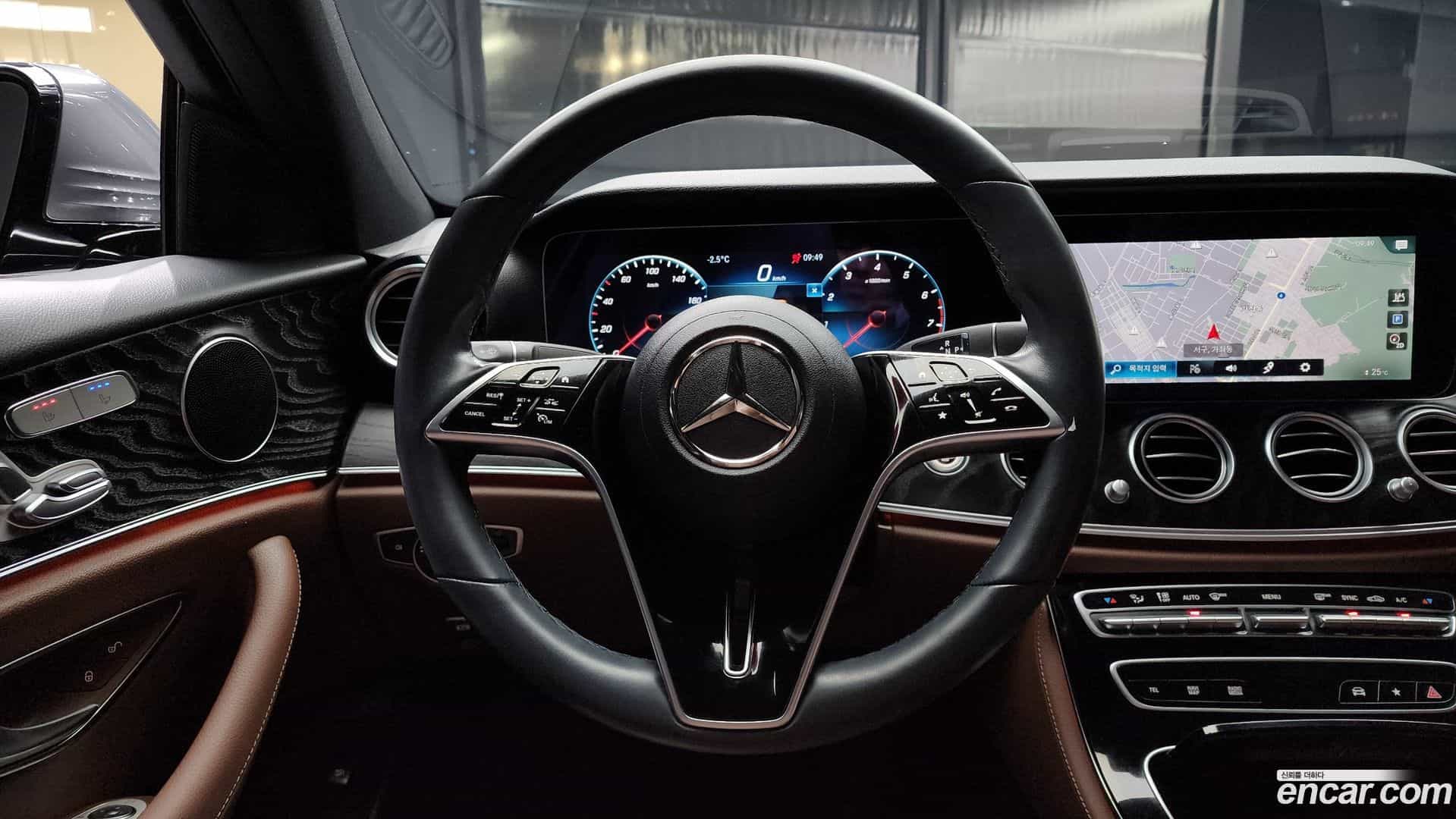 E-Class Mercedes-Benz 2022.10-OPTION-017