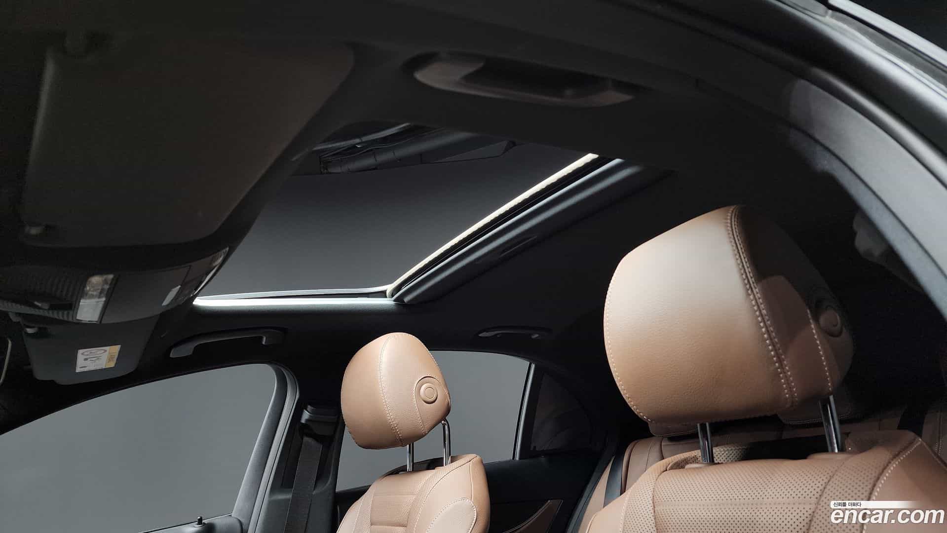 E-Class Mercedes-Benz 2022.10-OPTION-021