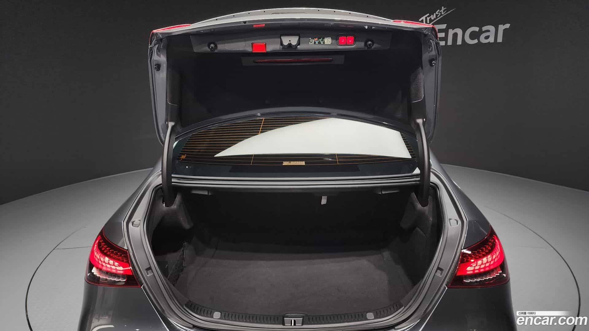 E-Class Mercedes-Benz 2022.10-OPTION-024