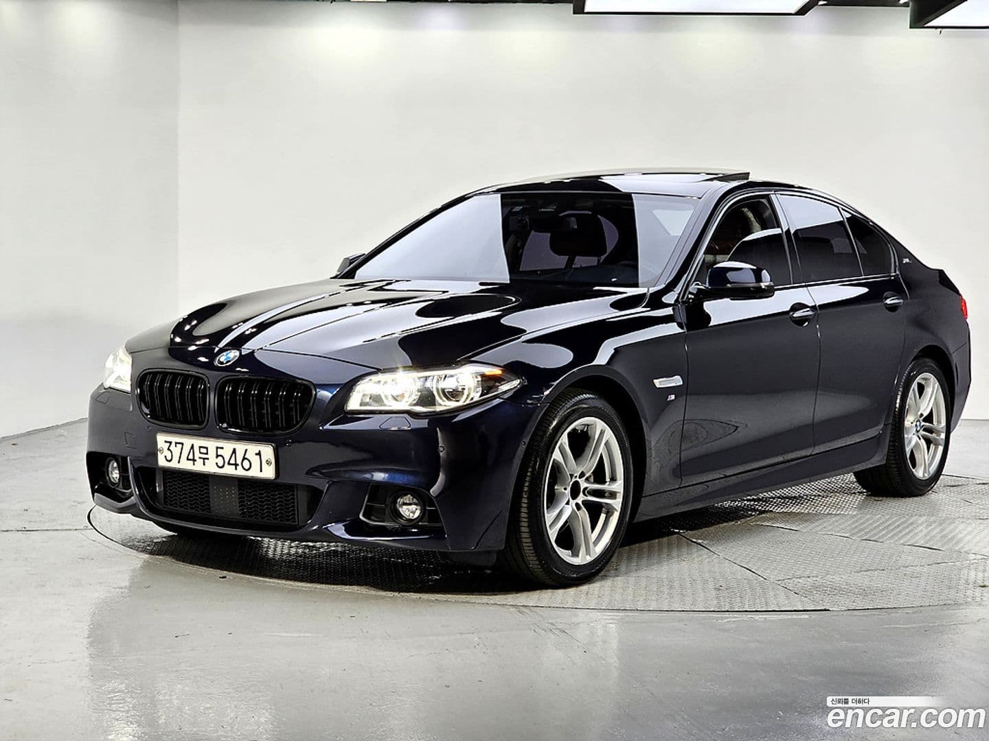 Main__Slider__Photo:5-Series BMW 2016.6-0