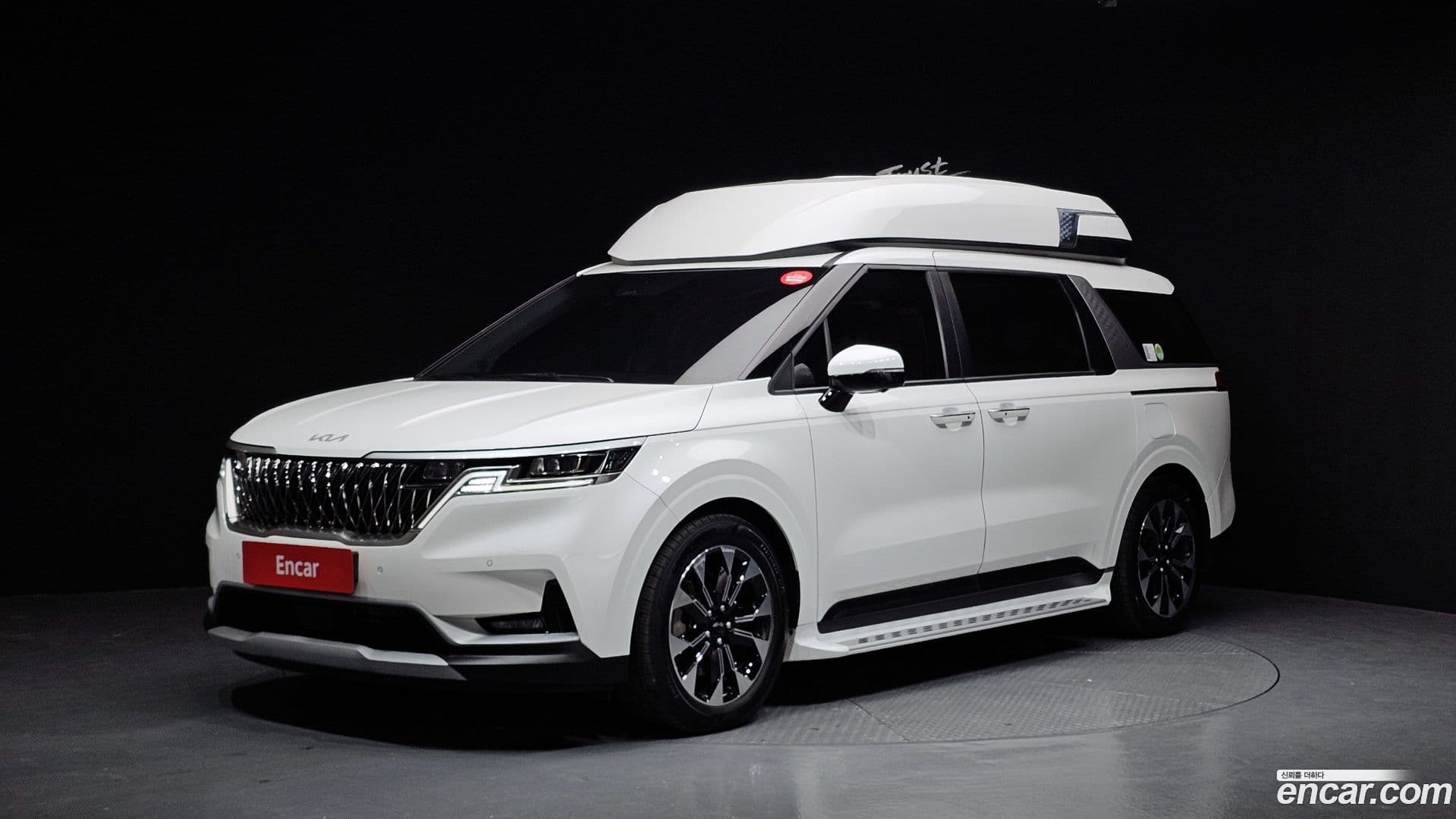 Main__Slider__Photo:Canival Kia 2023.8-0