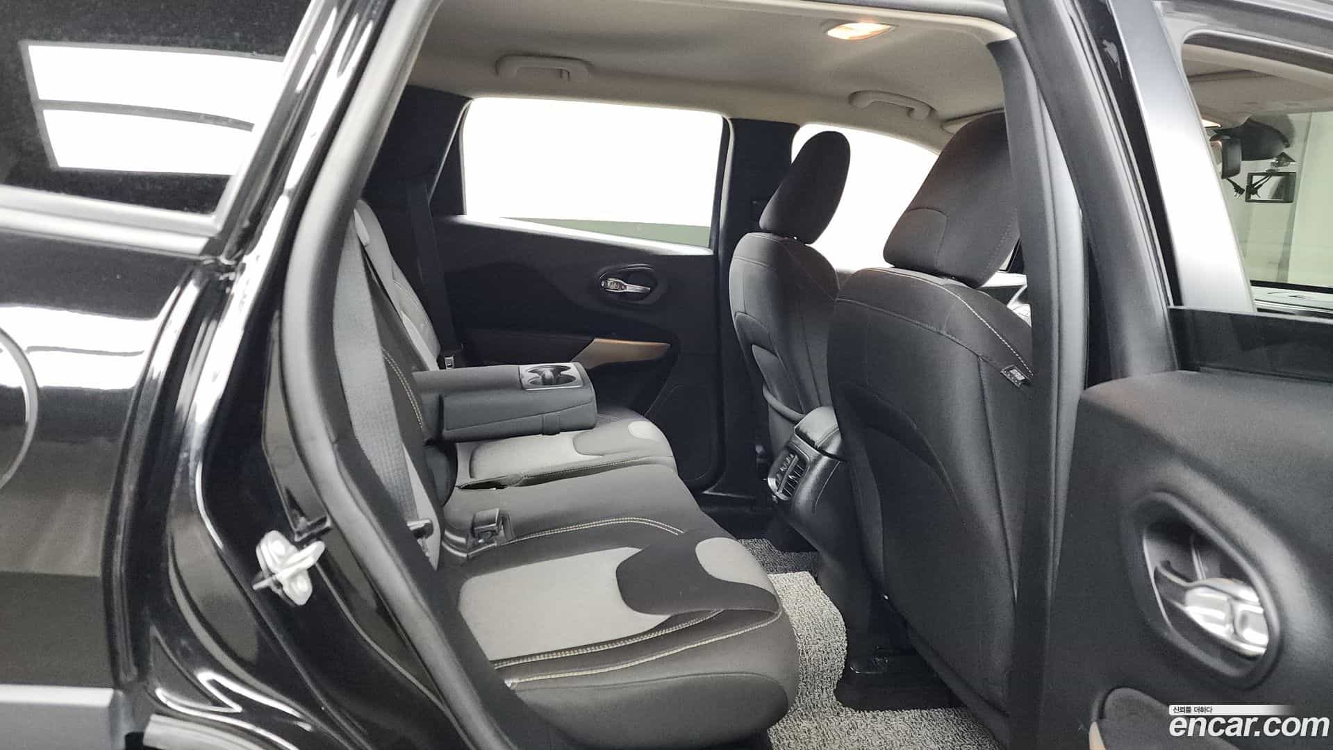 Cherokee Jeep 2017.11-OPTION-016