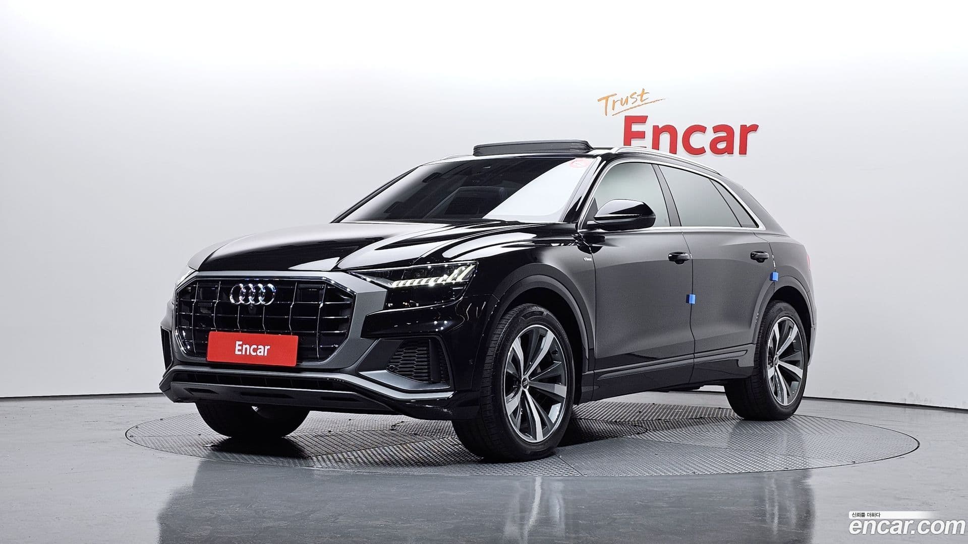 Main__Slider__Photo:Q8 Audi 2022.2-0