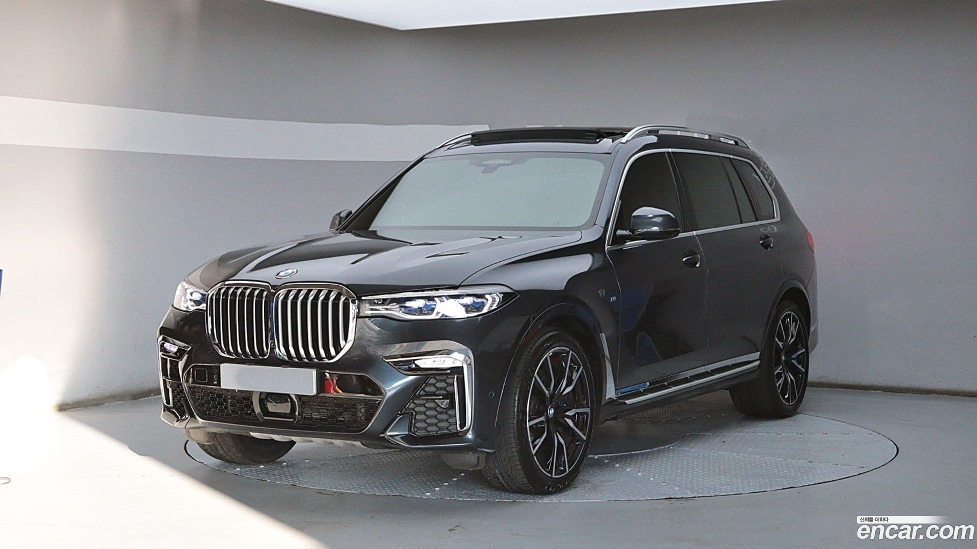 Main__Slider__Photo:X7 BMW 2020.10-0
