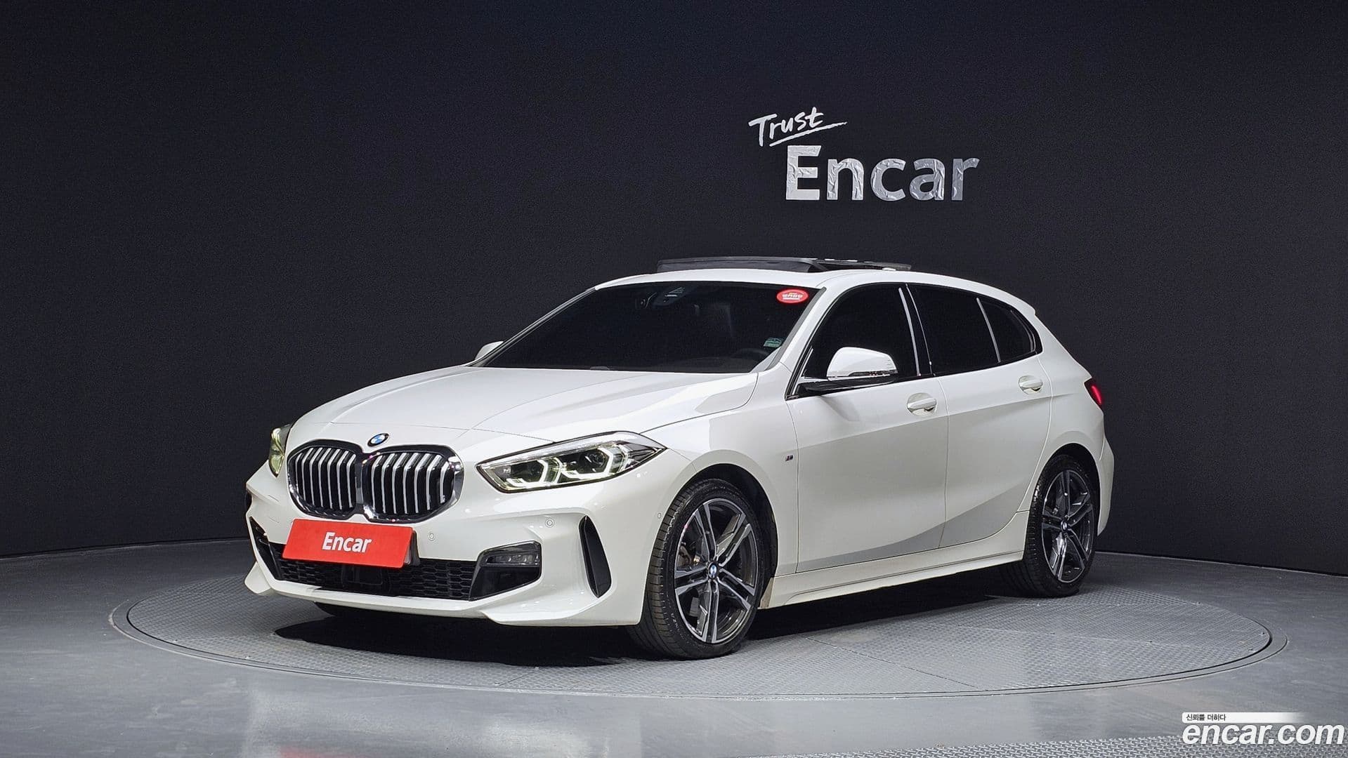 Main__Slider__Photo:1-Series BMW 2023.9-0