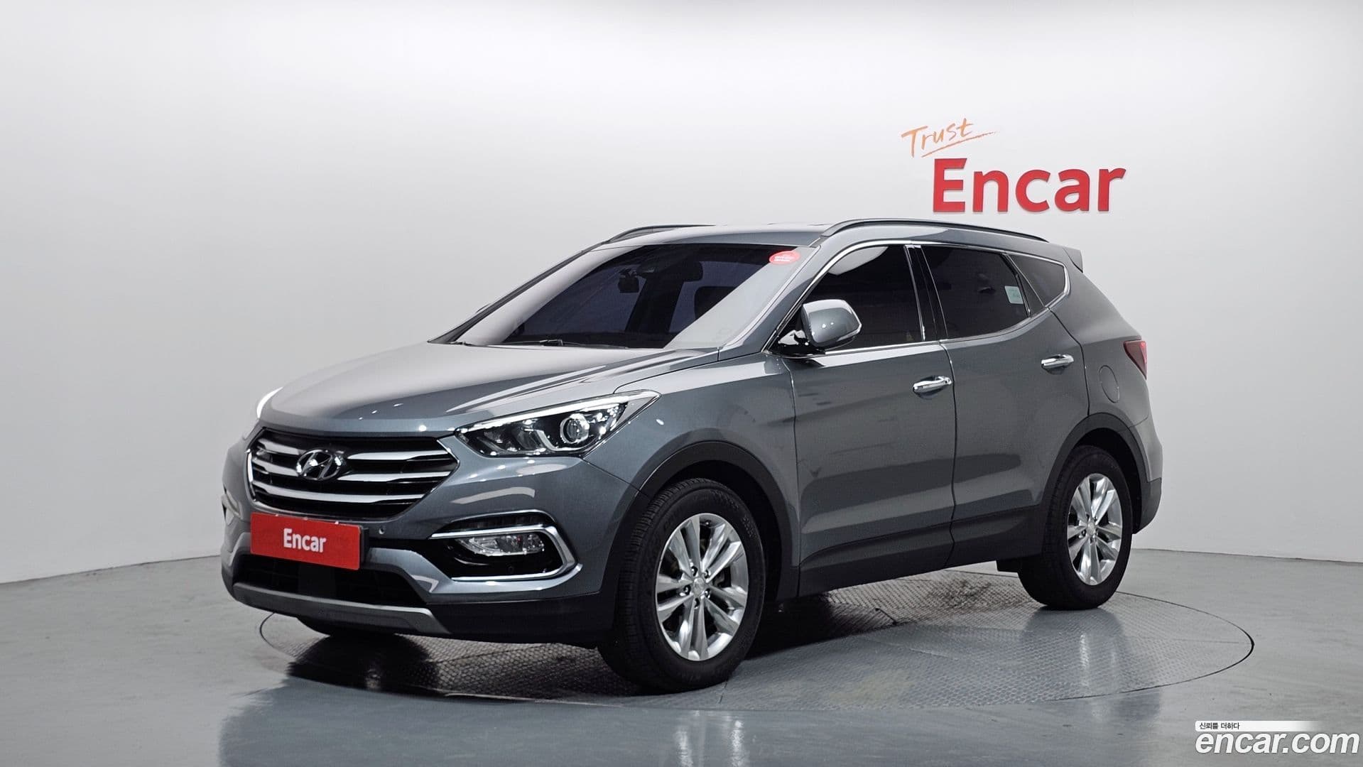 Main__Slider__Photo:Santafe Hyundai 2017.3-0