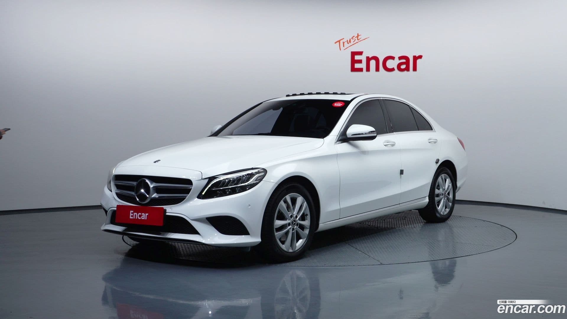 Main__Slider__Photo:C-Class Mercedes-Benz 2019.0-0