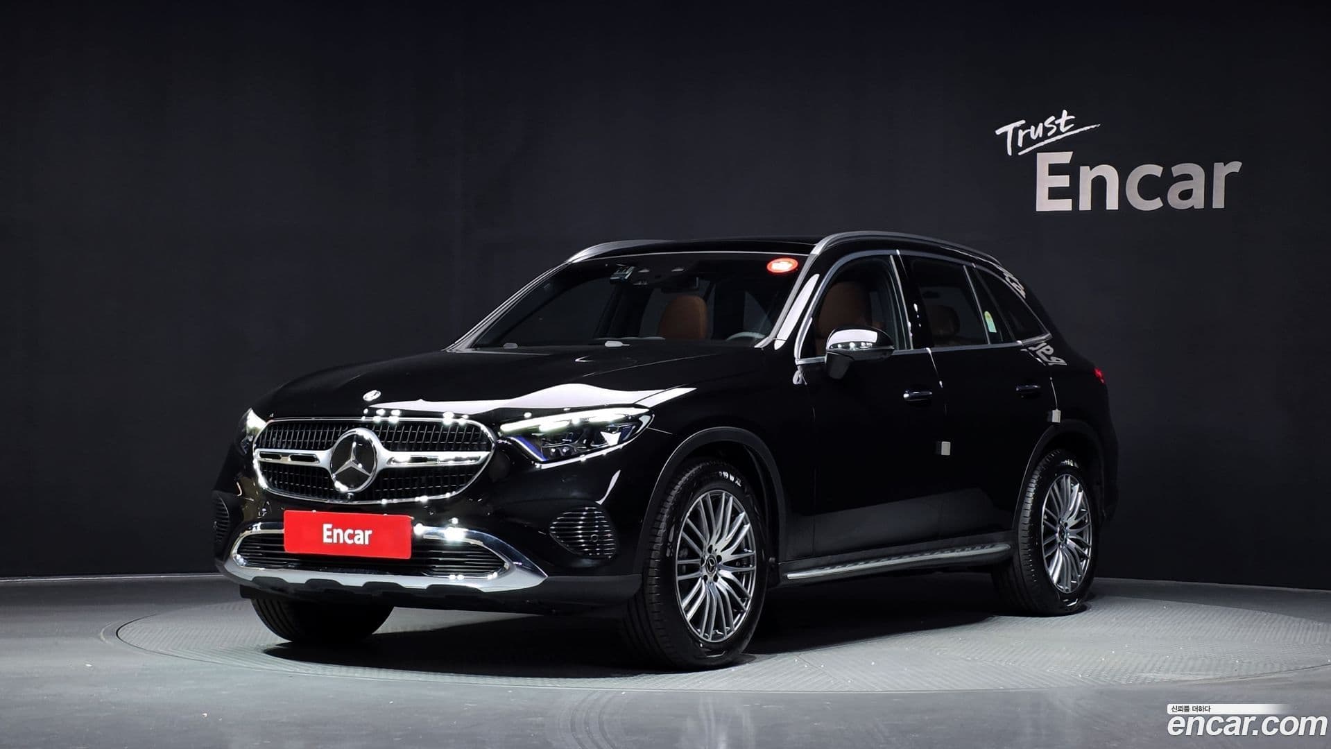 Main__Slider__Photo:GLC-Class Mercedes-Benz 2025.6-0