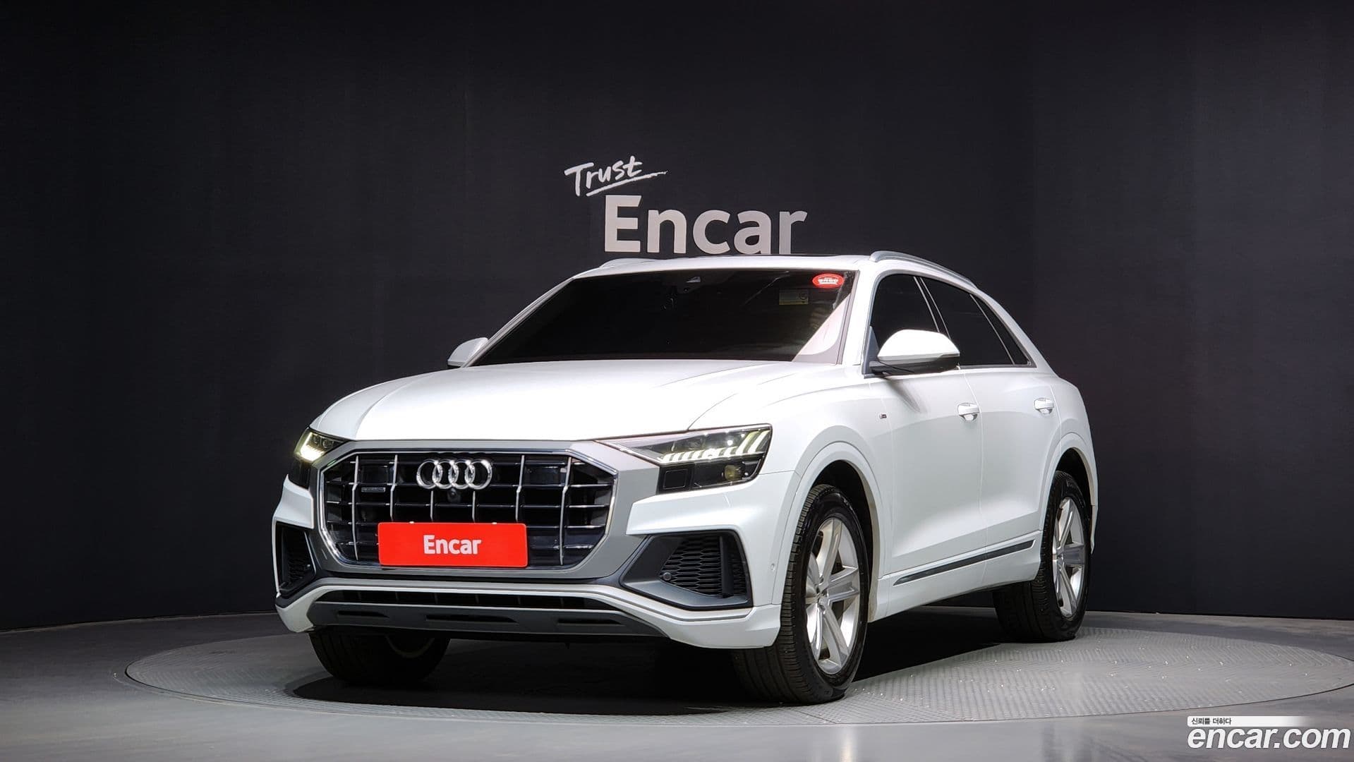 Main__Slider__Photo:Q8 Audi 2020.3-0