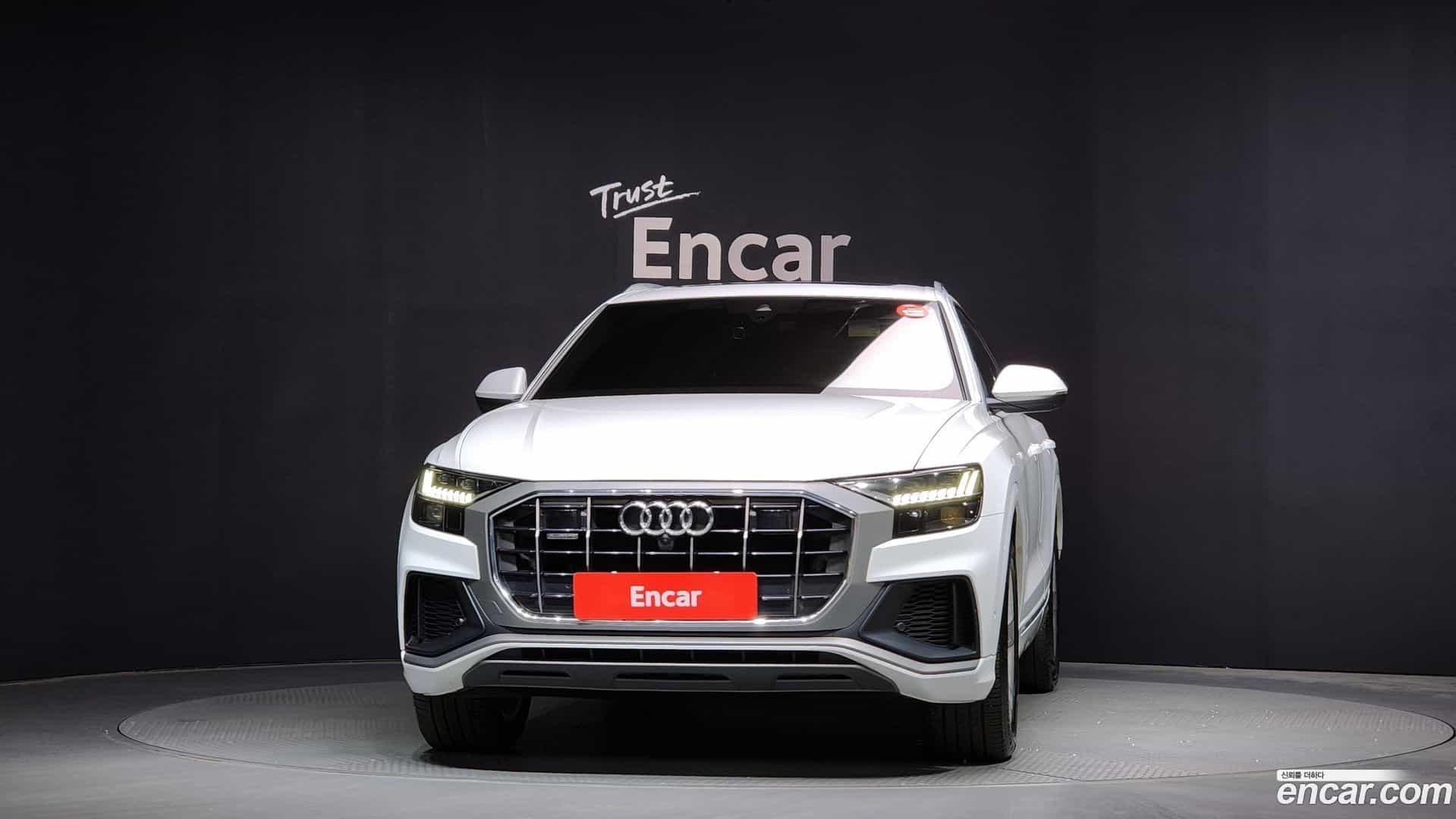 Q8 Audi 2020.3-OUTER-003