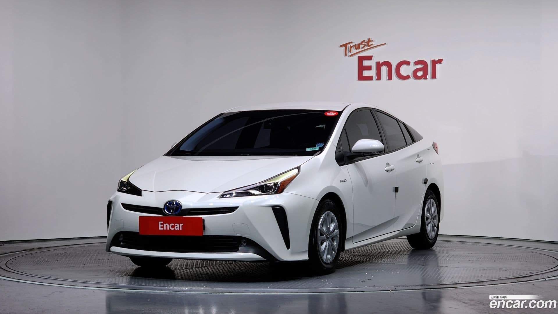 Main__Slider__Photo:Prius Toyota 2019.6-0