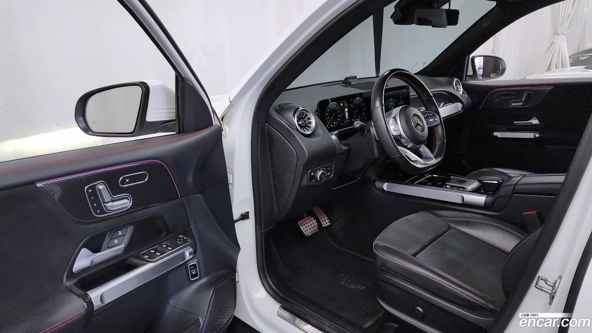 GLB-Class Mercedes-Benz 2021.9-INNER-010