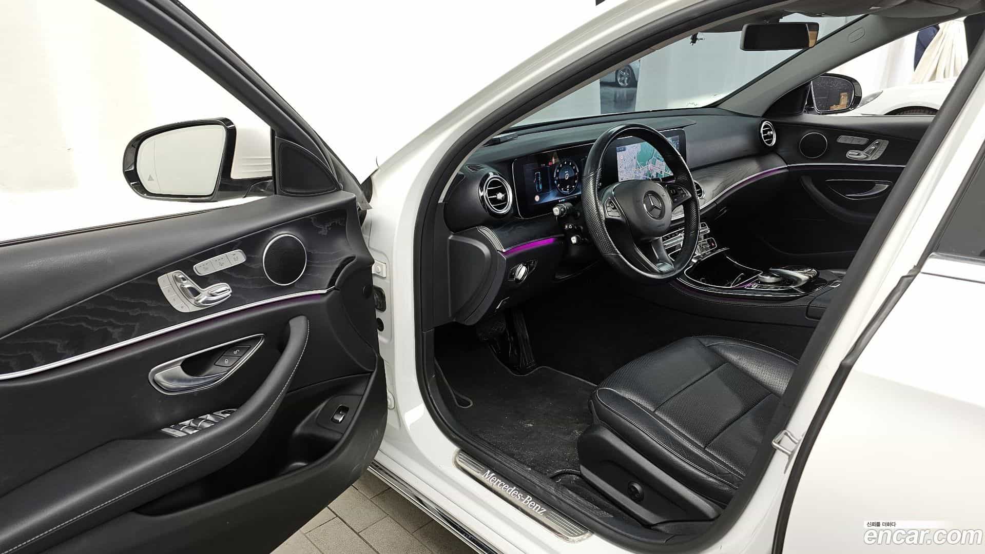 E-Class Mercedes-Benz 2016.10-INNER-010