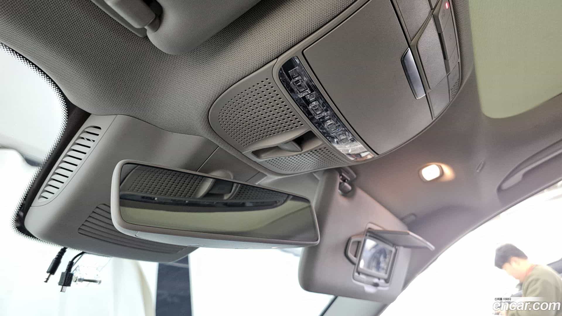 E-Class Mercedes-Benz 2016.10-OPTION-021