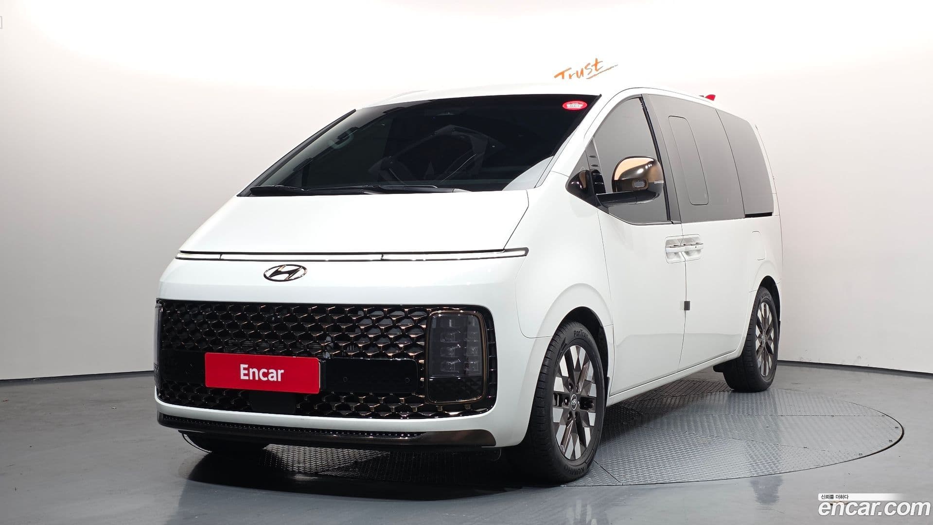 Main__Slider__Photo:Staria Hyundai 2022.4-0