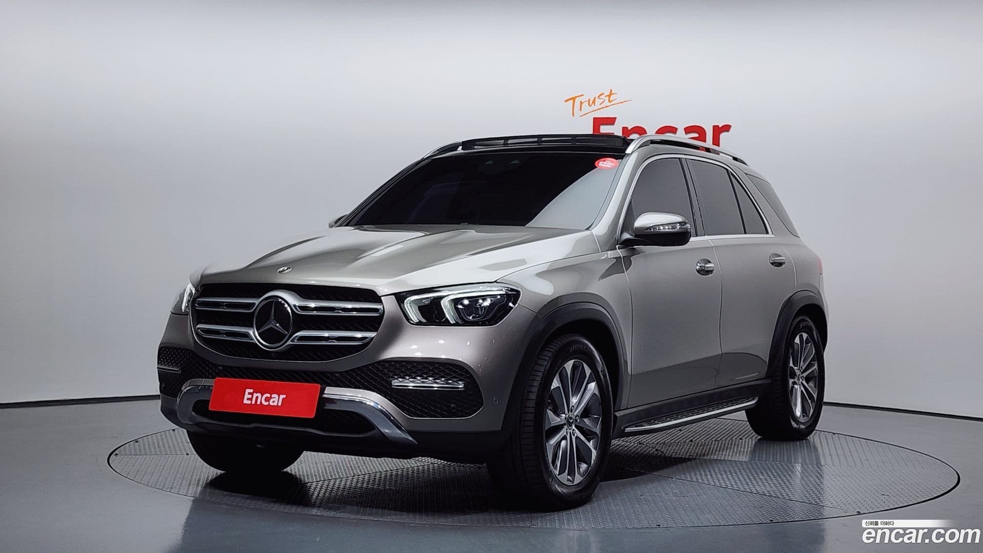 Main__Slider__Photo:GLE-Class Mercedes-Benz 2022.10-0