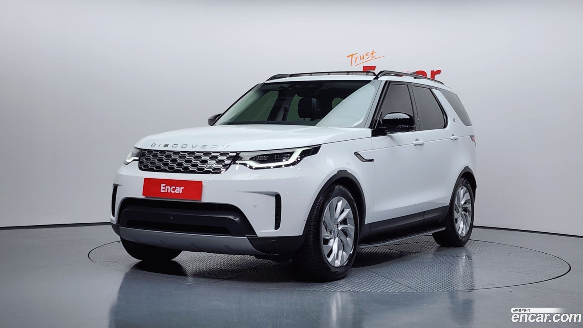 Main__Slider__Photo:Discovery Land Rover 2024.11-0