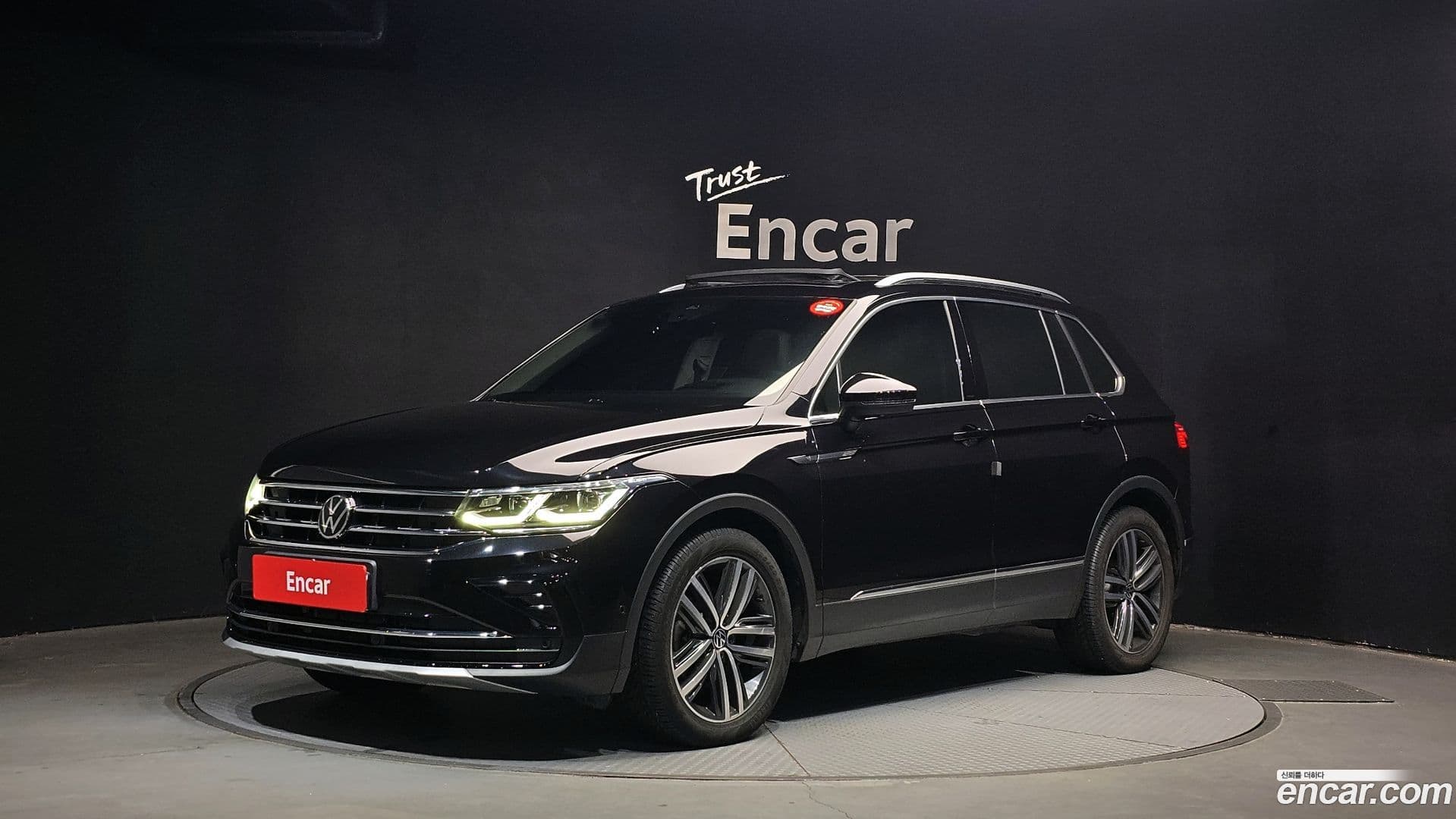Main__Slider__Photo:Tiguan Volkswagen 2023.6-0