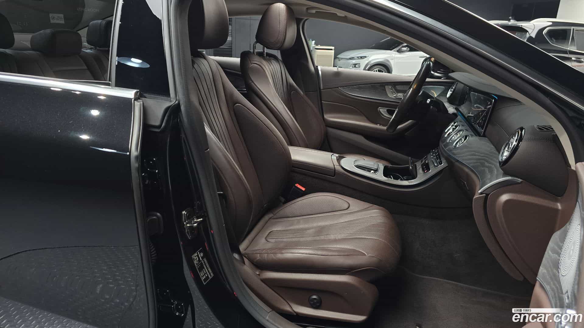 CLS-Class Mercedes-Benz 2021.2-INNER-010