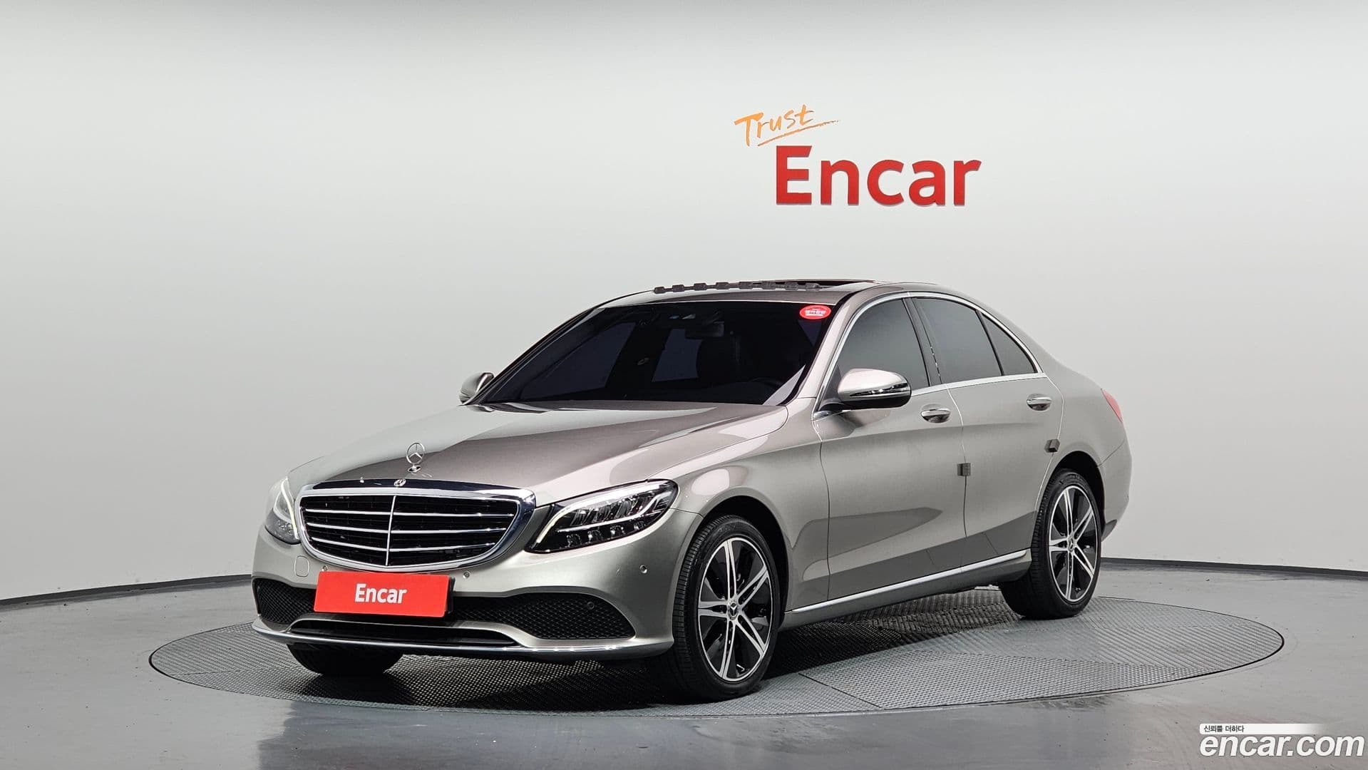 Main__Slider__Photo:C-Class Mercedes-Benz 2019.6-0