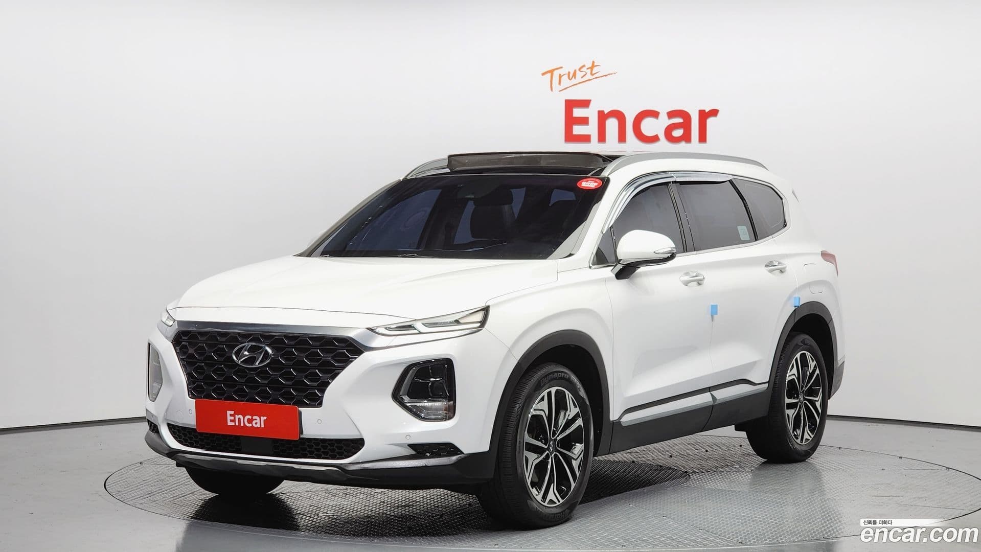 Main__Slider__Photo:Santafe Hyundai 2019.8-0