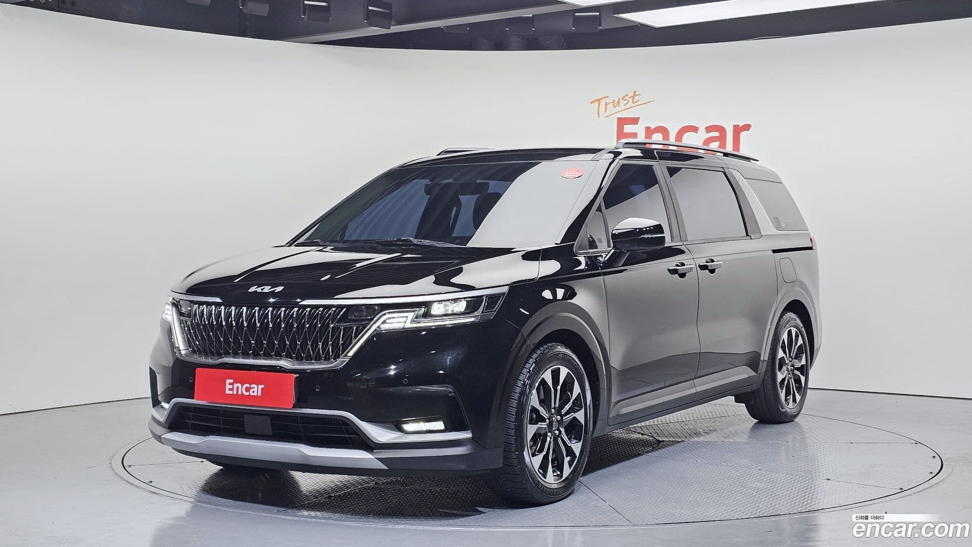 Main__Slider__Photo:Canival Kia 2022.5-0