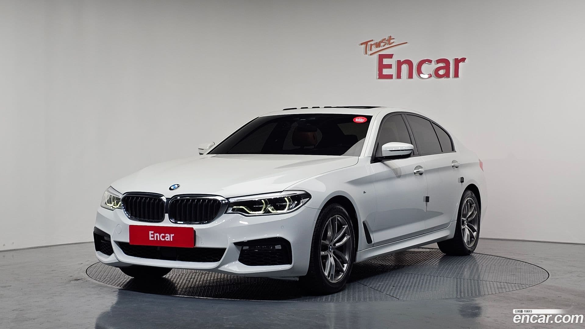Main__Slider__Photo:5-Series BMW 2017.6-0