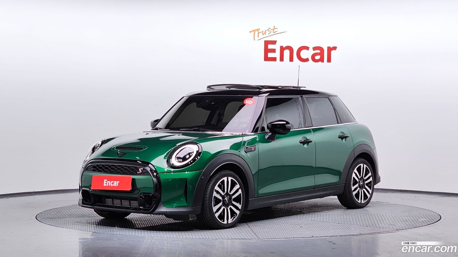 Main__Slider__Photo:Cooper Mini 2024.0-0