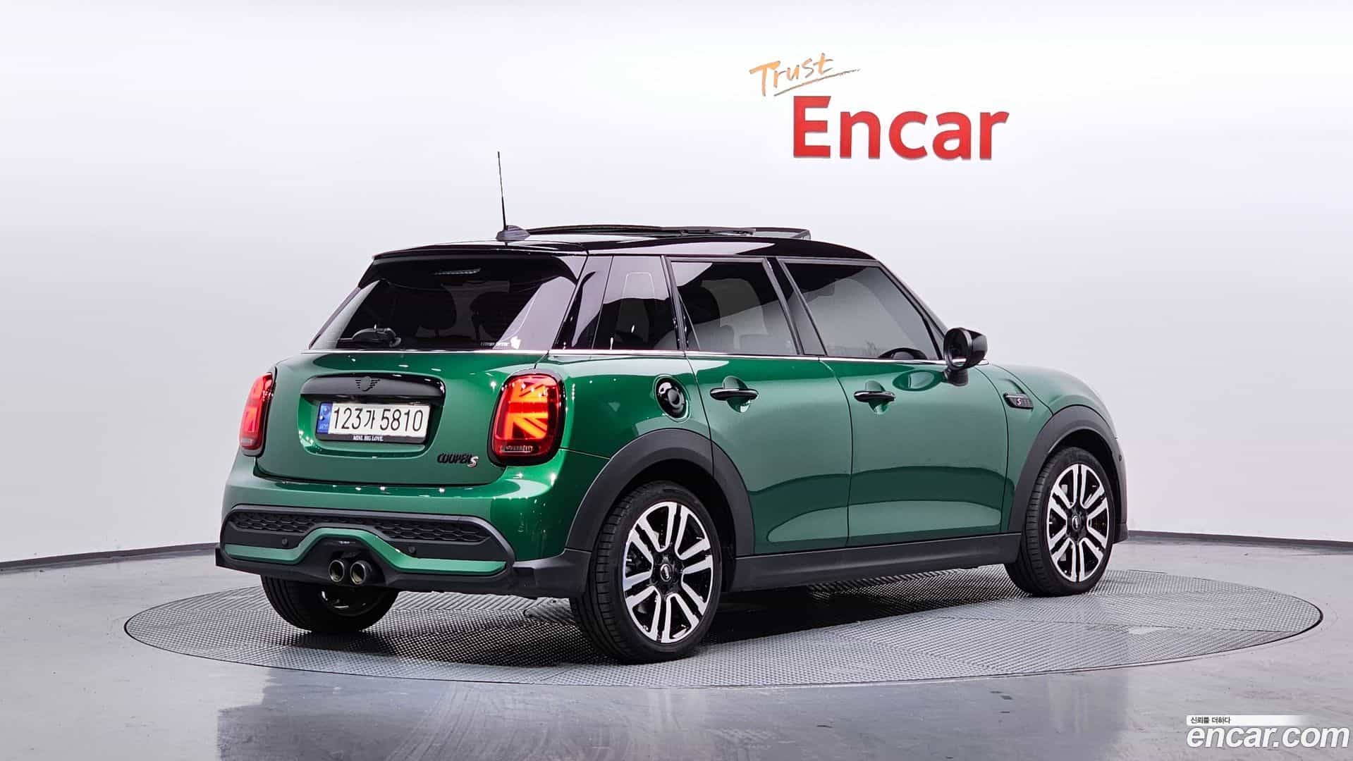 Cooper Mini 2024.0-OUTER-002