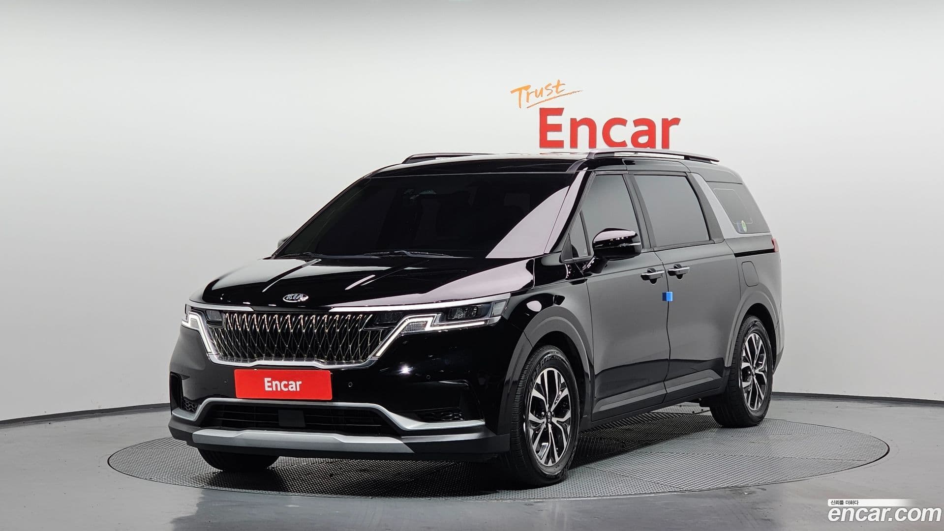 Main__Slider__Photo:Canival Kia 2020.8-0