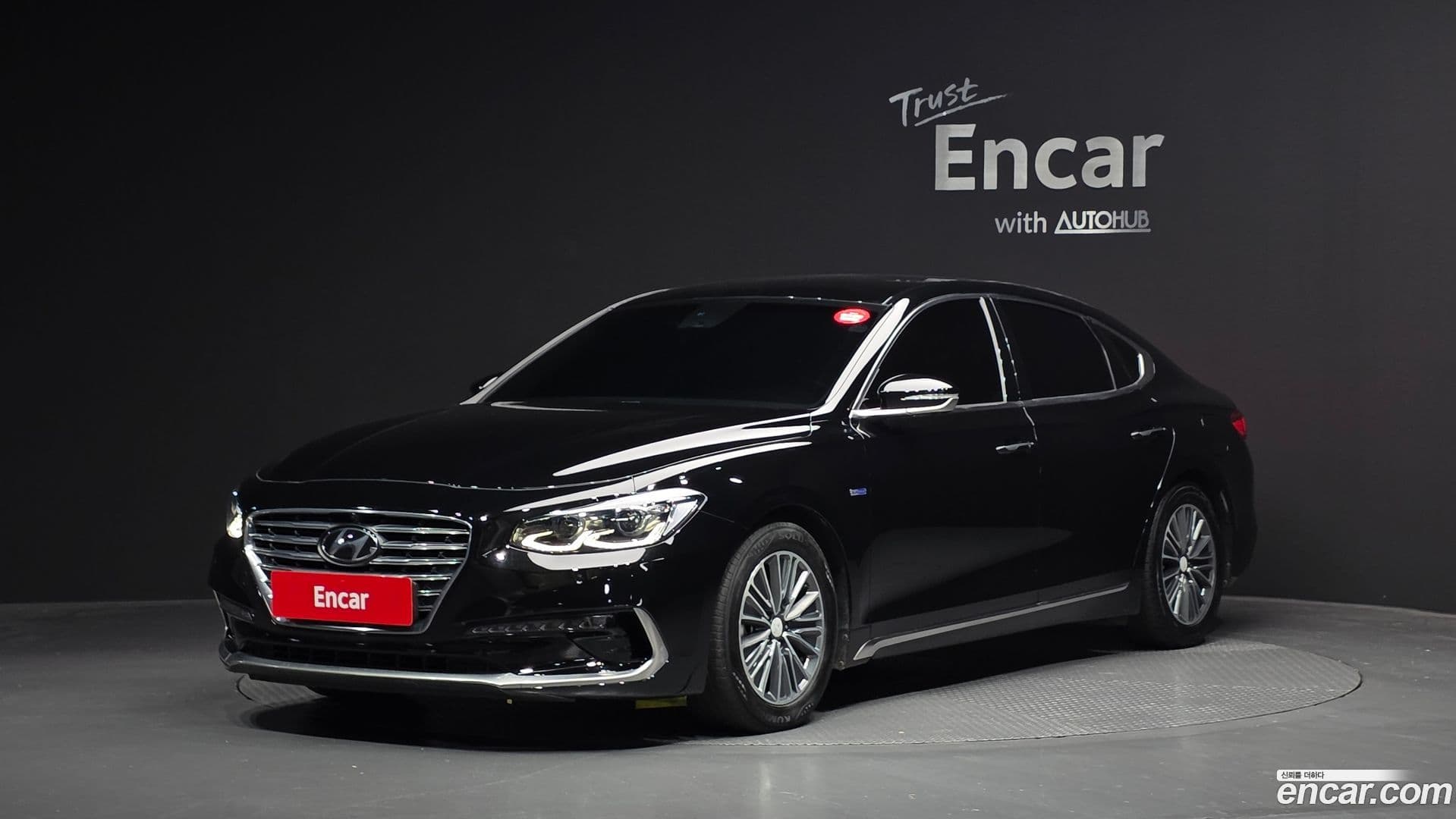 Main__Slider__Photo:Grandeur Hyundai 2018.11-0