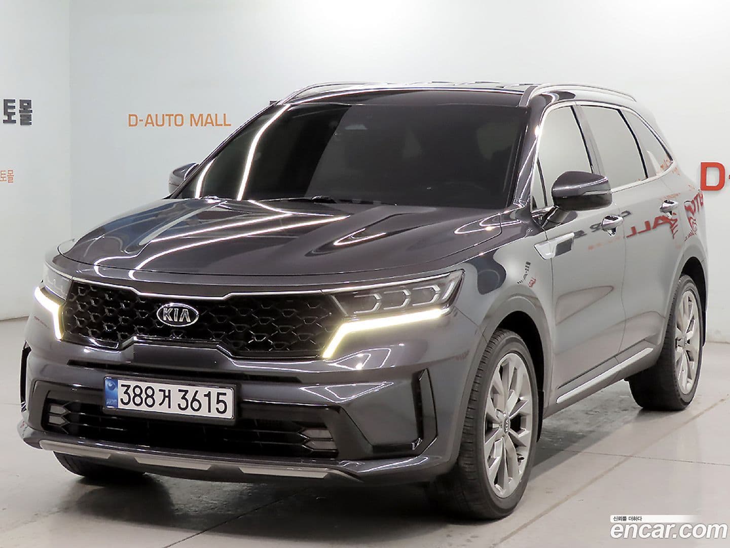 Main__Slider__Photo:Sorento Kia 2021.4-0