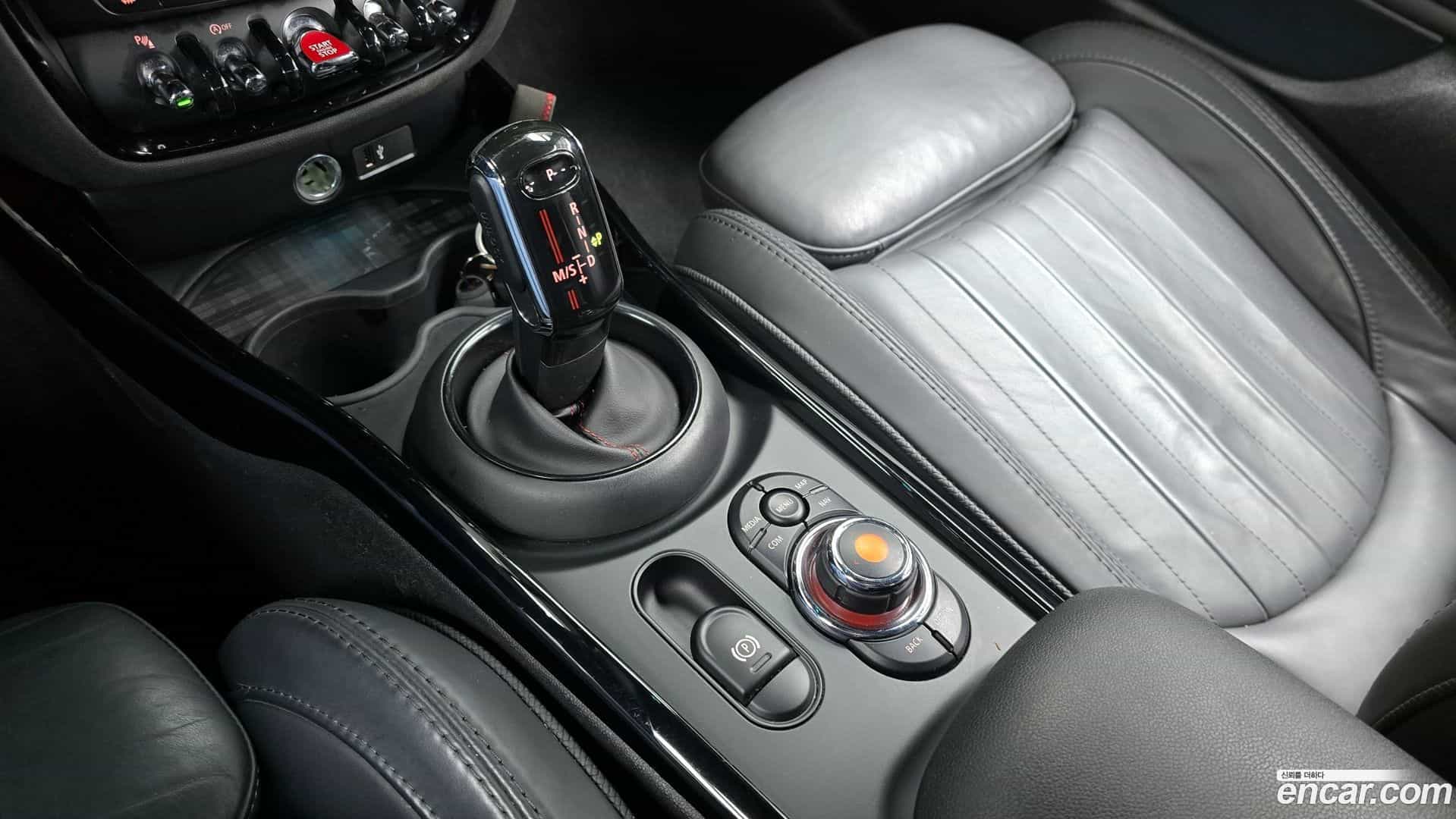 Clubman Mini 2020.10-INNER-009