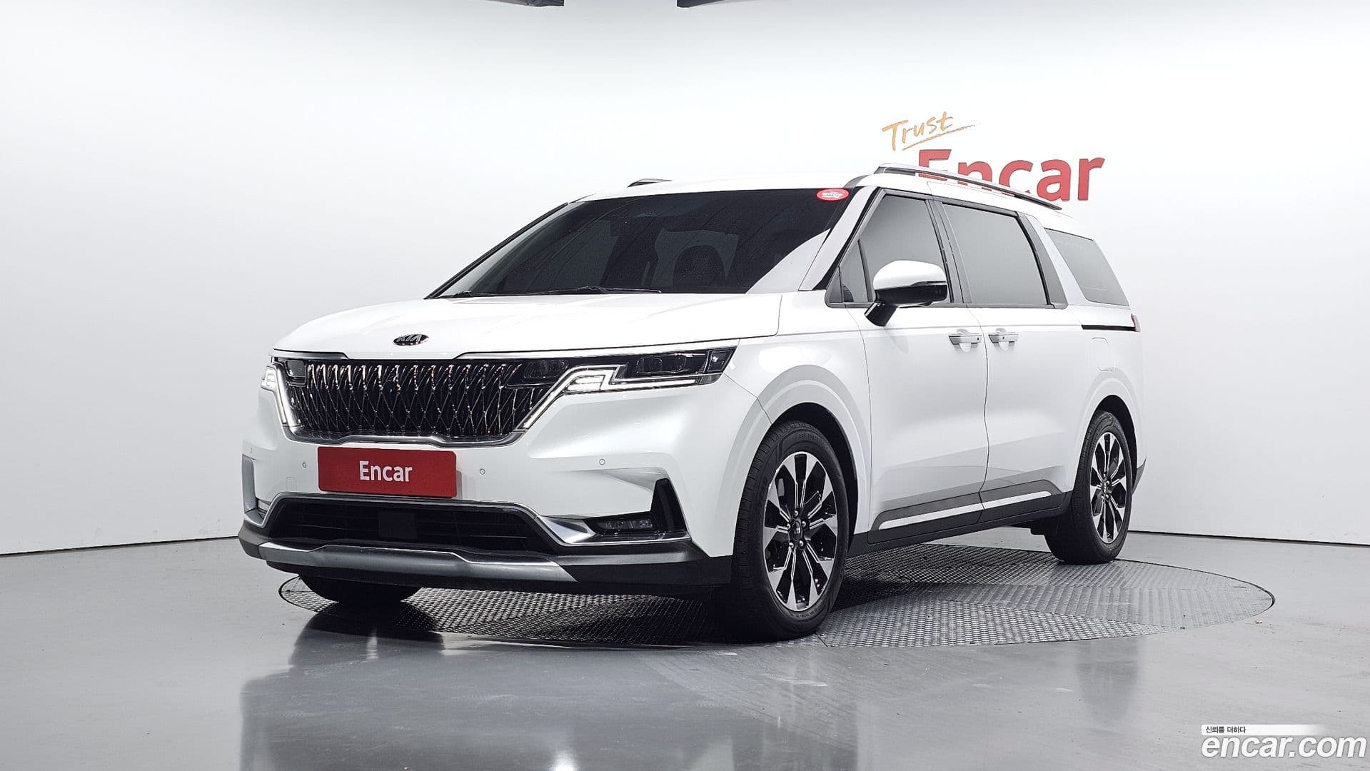 Main__Slider__Photo:Canival Kia 2020.8-0