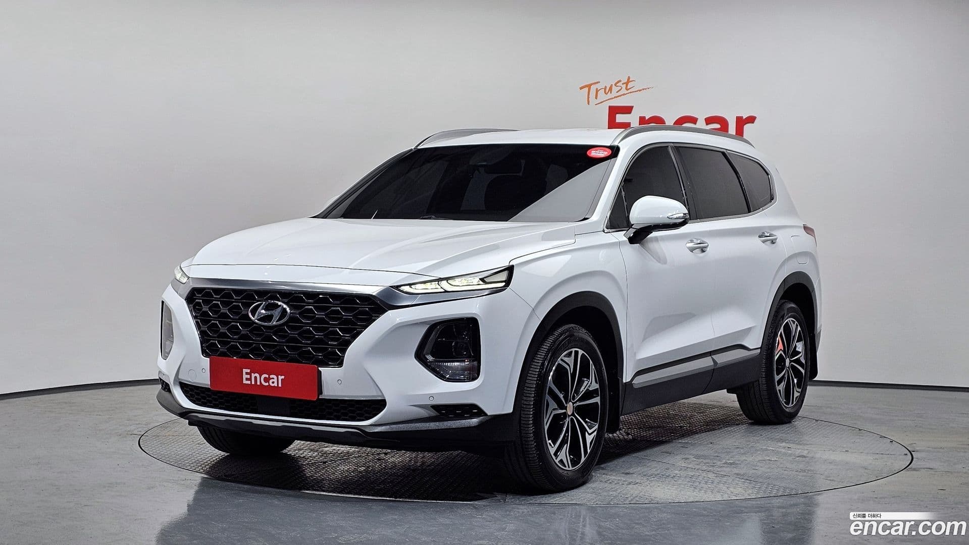 Main__Slider__Photo:Santafe Hyundai 2020.2-0