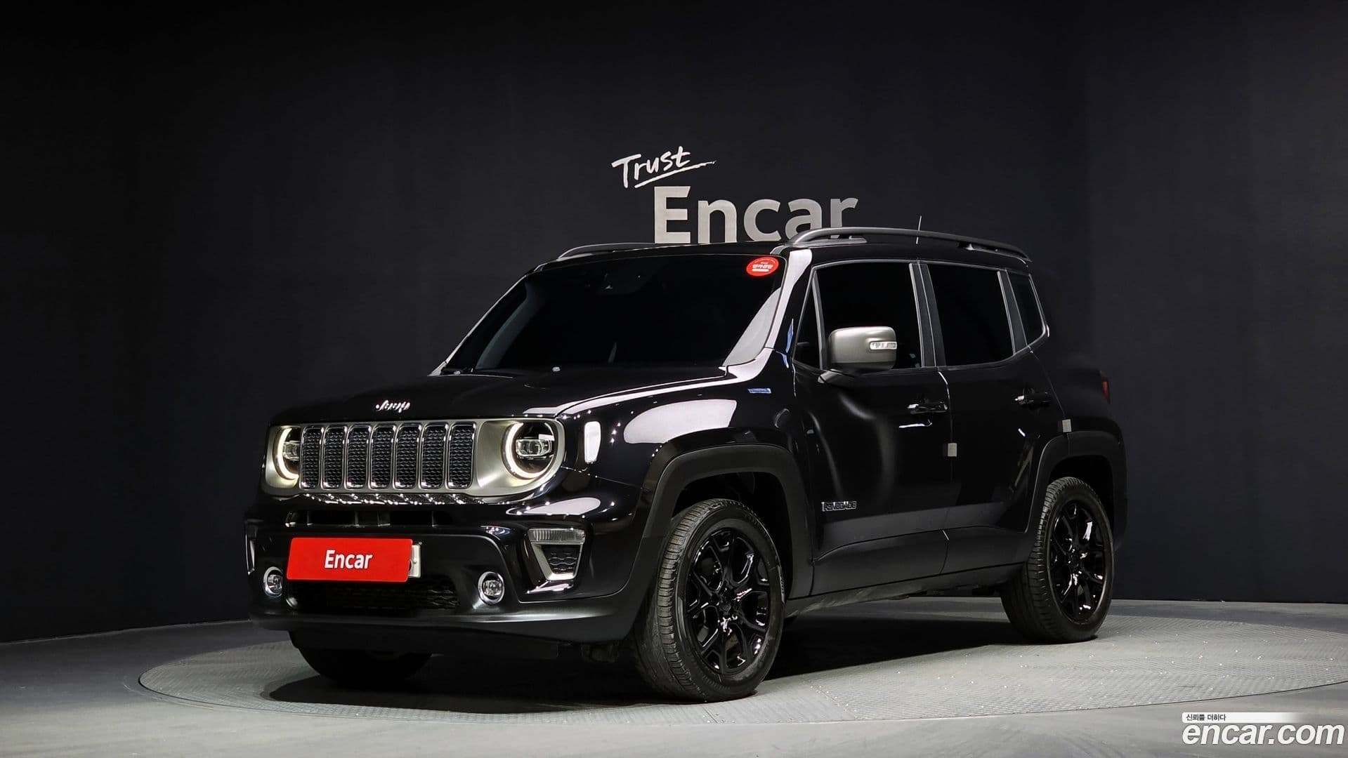 Main__Slider__Photo:Renegade Jeep 2019.11-0