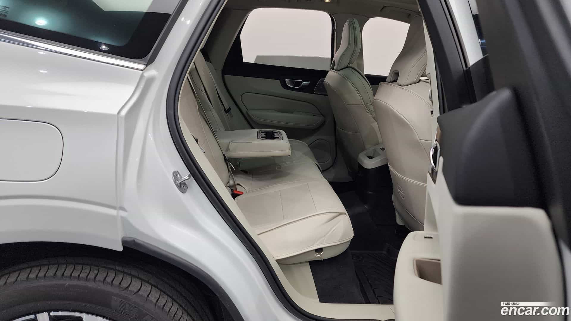 XC60 Volvo 2025.9-OPTION-016