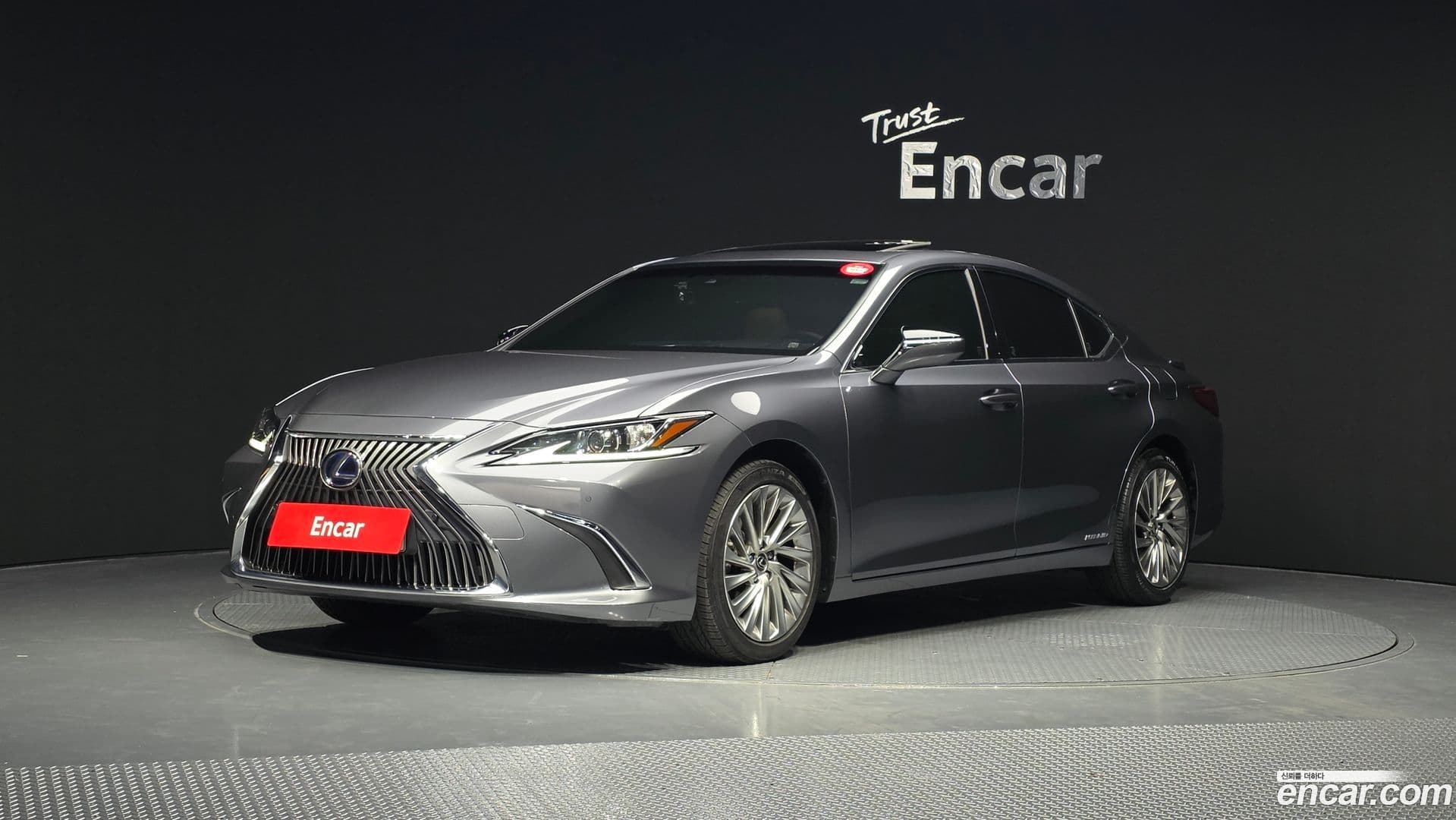 Main__Slider__Photo:ES Lexus 2020.6-0