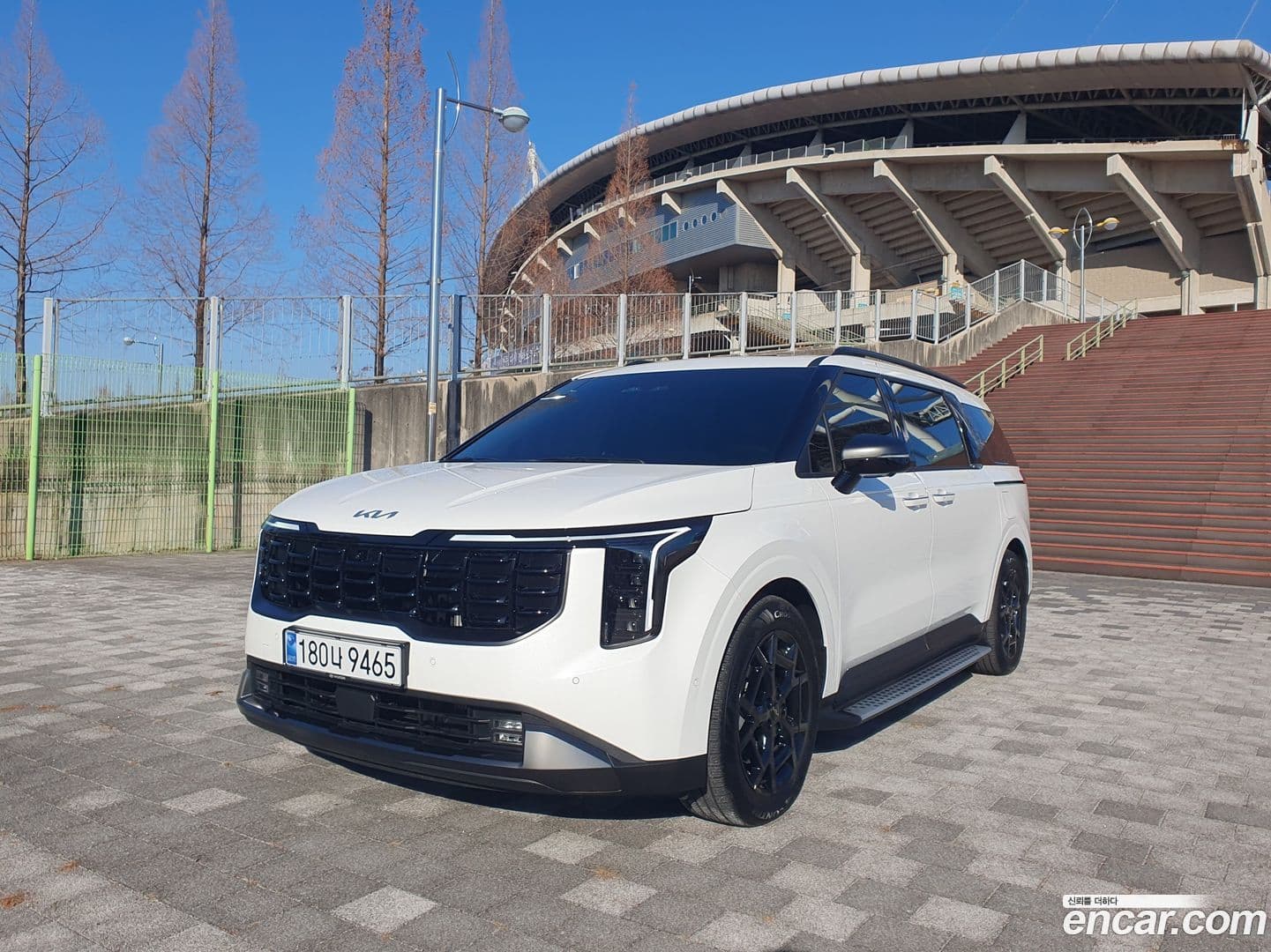 Main__Slider__Photo:Canival Kia 2025.4-0