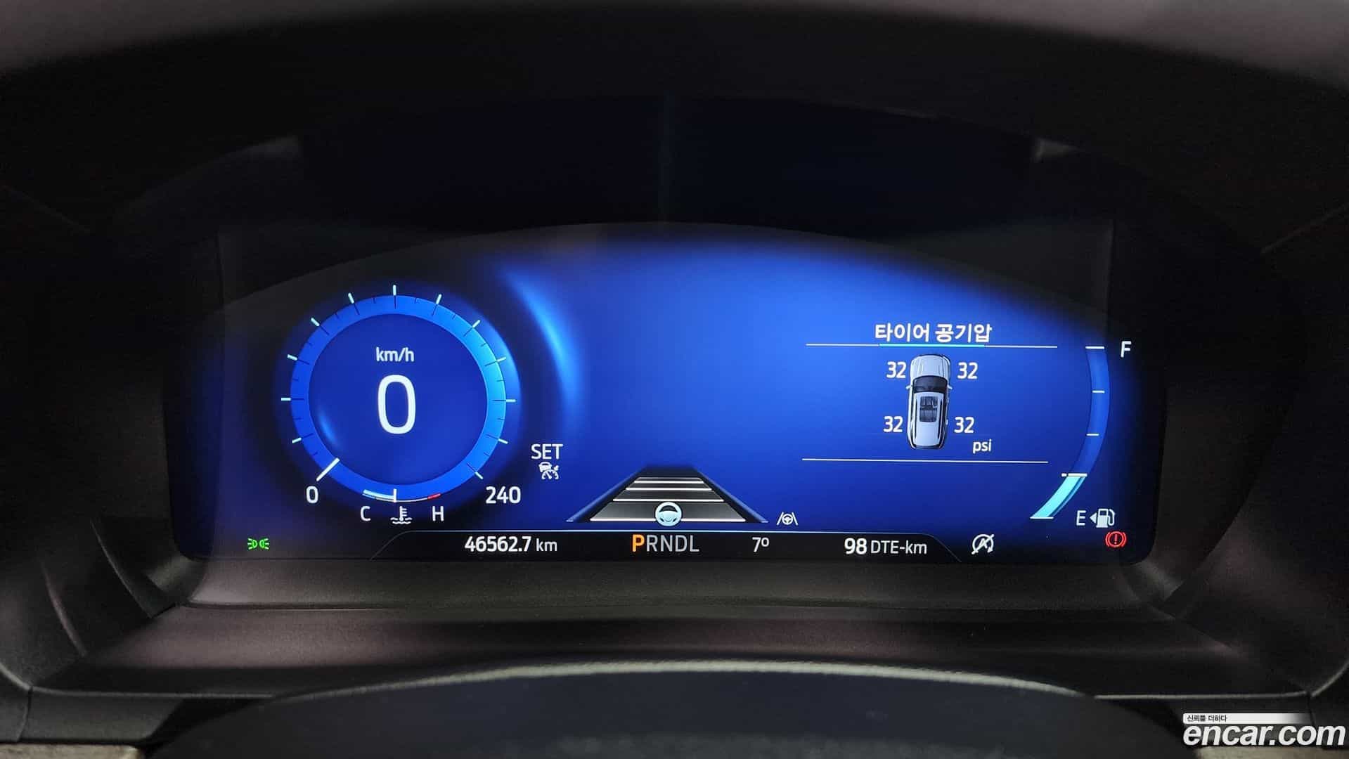 Explorer Ford 2022.10-INNER-008