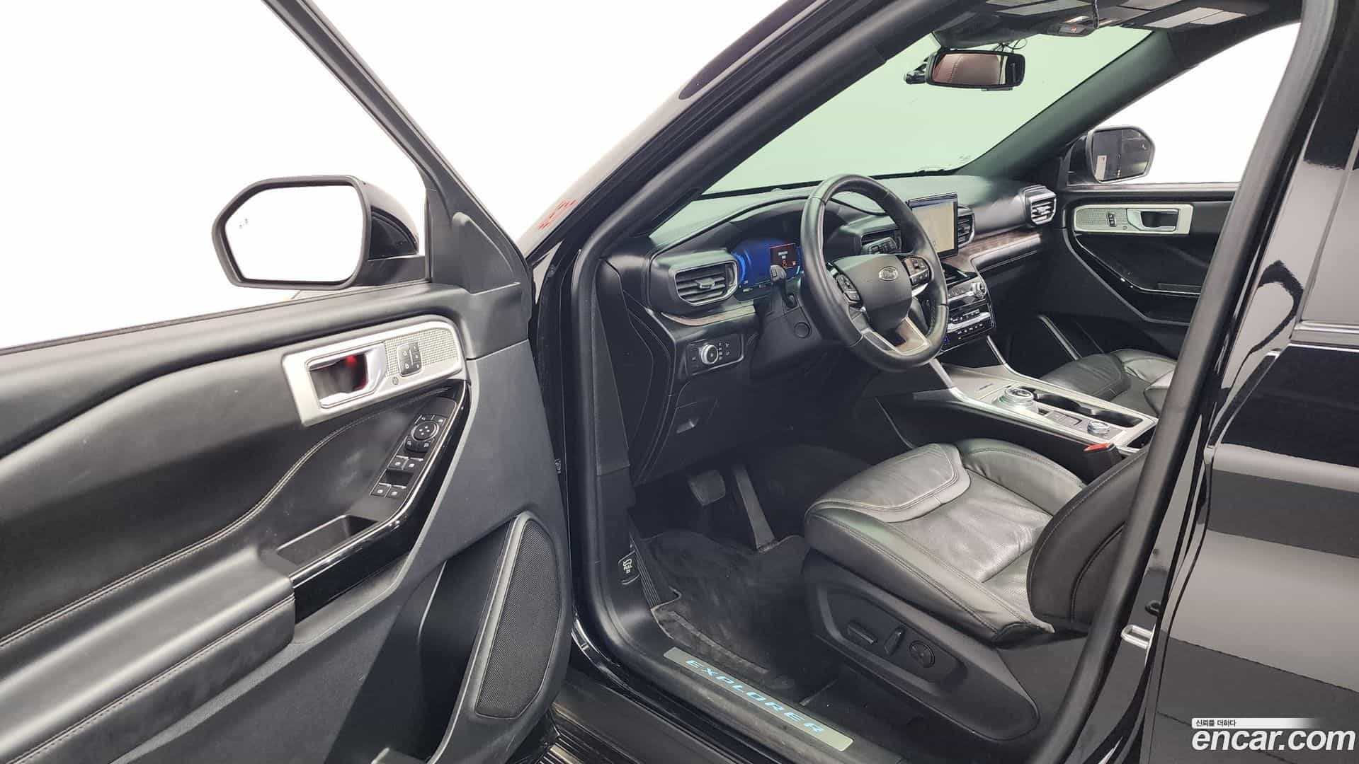 Explorer Ford 2022.10-INNER-010