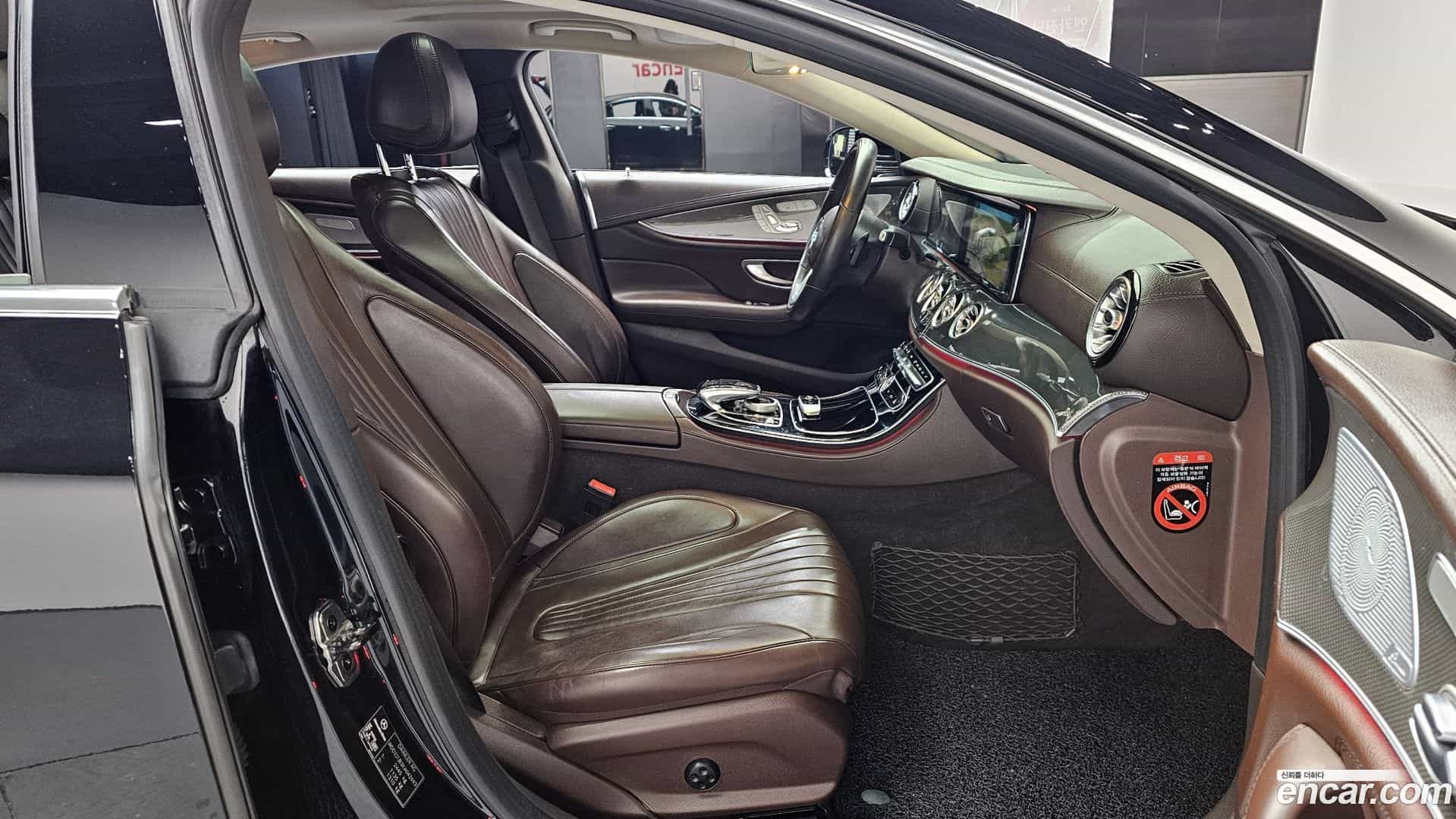 CLS-Class Mercedes-Benz 2019.11-INNER-010