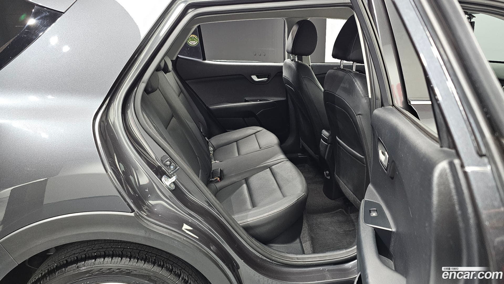Main__Slider__Photo:Stonic Kia 2019.0-12