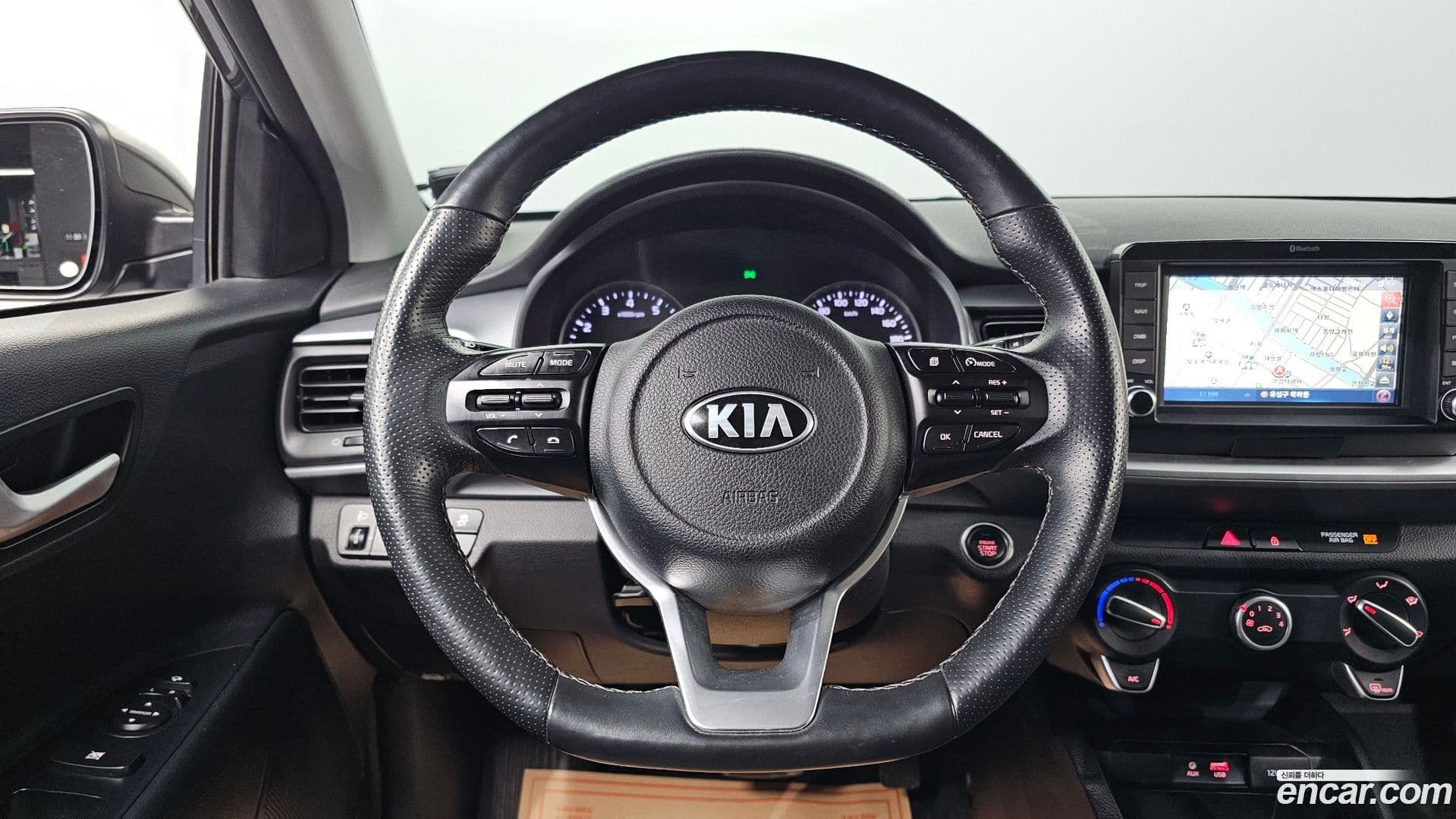 Main__Slider__Photo:Stonic Kia 2019.0-16