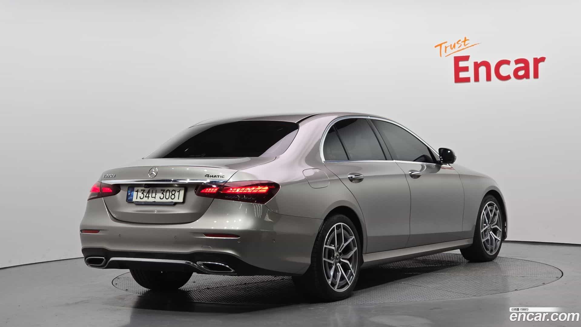 E-Class Mercedes-Benz 2020.10-OUTER-002