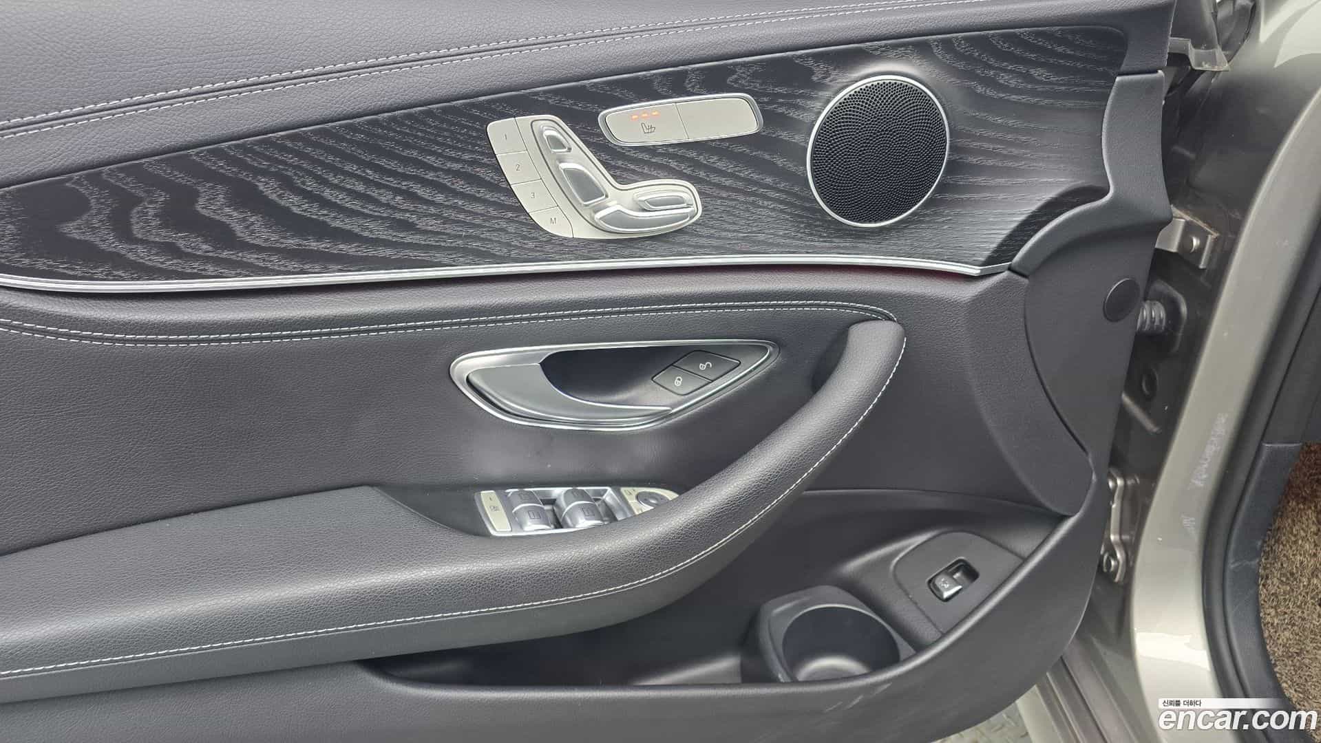 E-Class Mercedes-Benz 2020.10-OPTION-023
