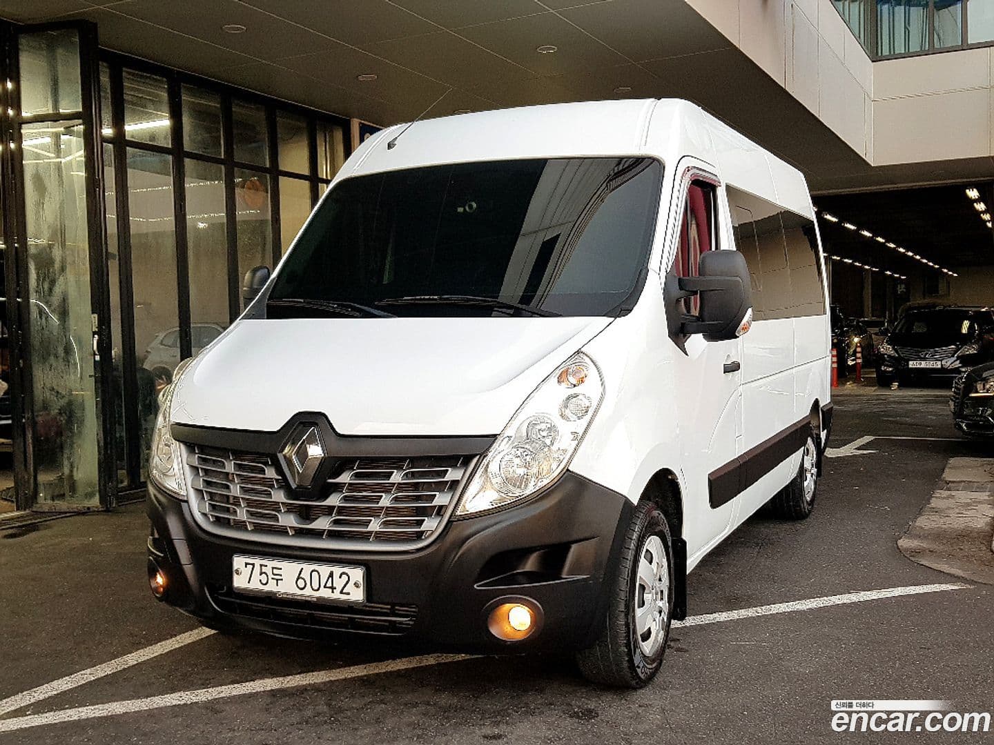 Main__Slider__Photo:Master Renault Korea 2020.4-0