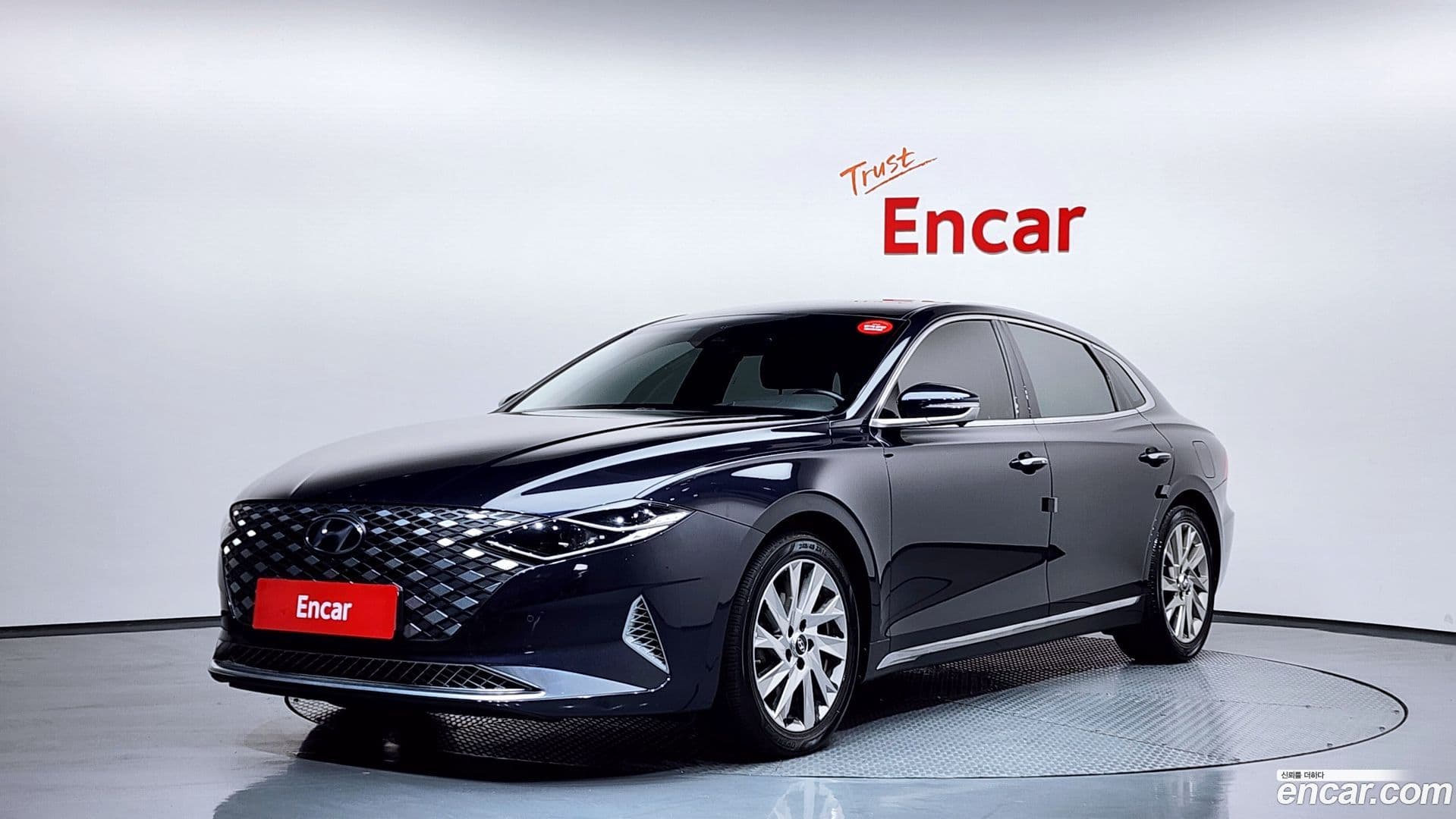Main__Slider__Photo:Grandeur Hyundai 2021.11-0