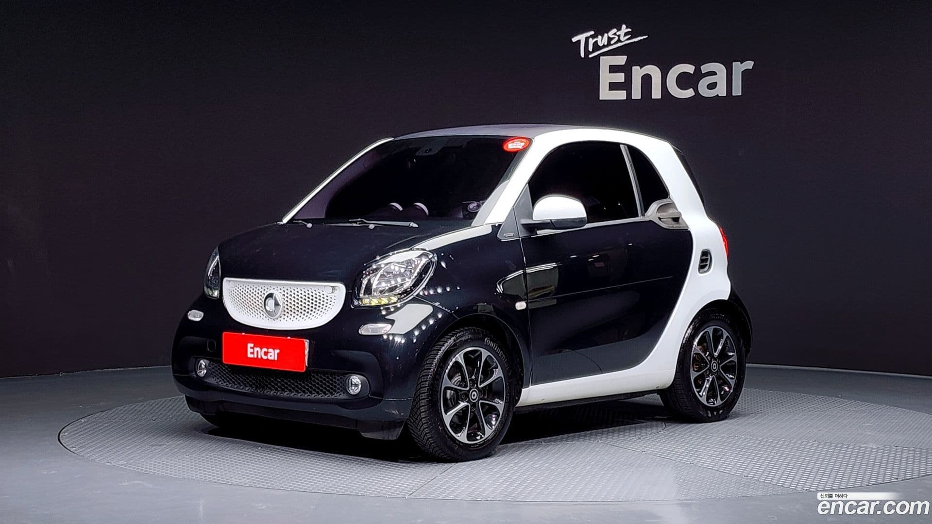 Main__Slider__Photo:Fortwo Smart 2015.11-0